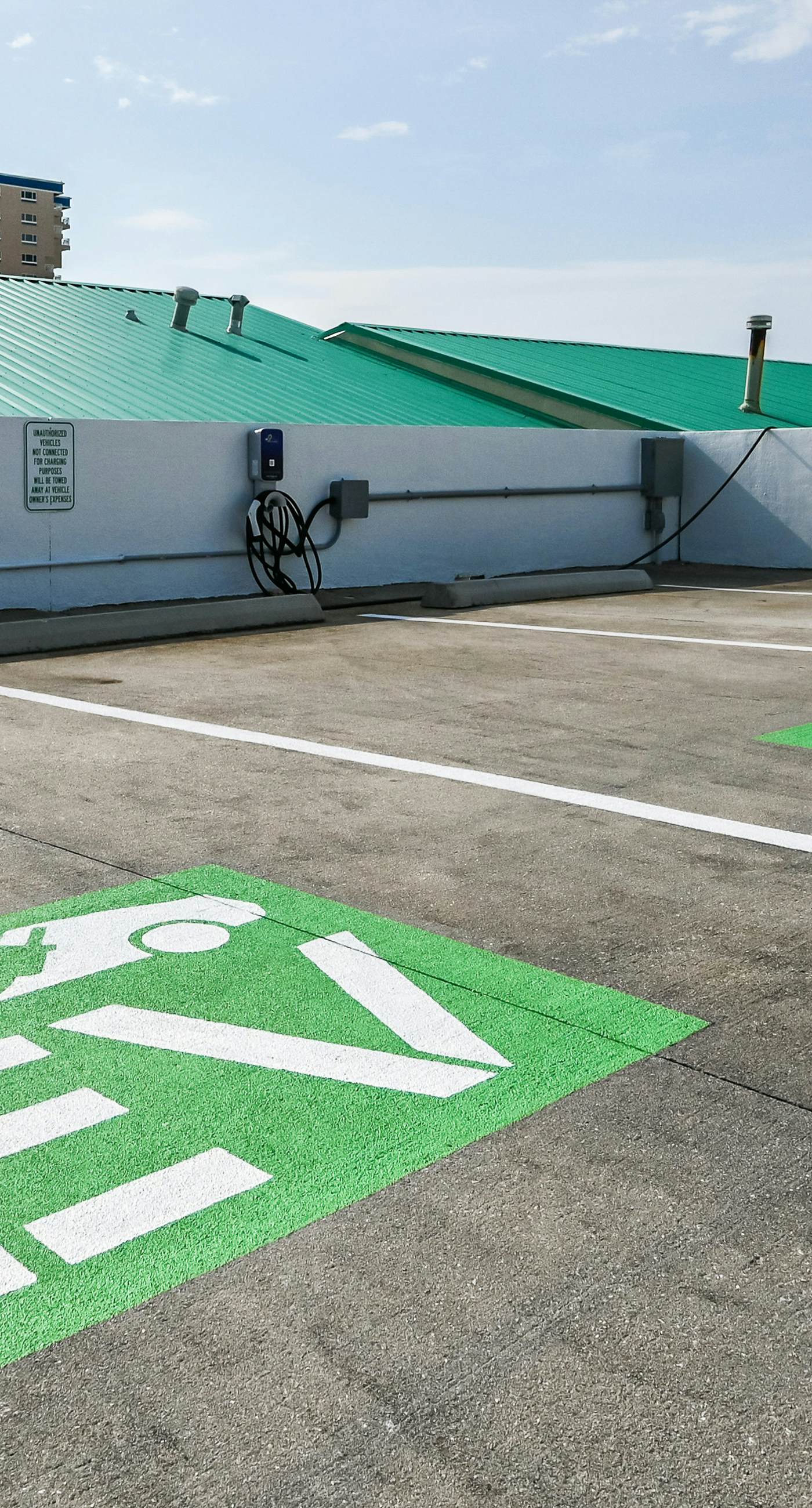 14th-floor condo with Gulf of Mexico views & outdoor pool