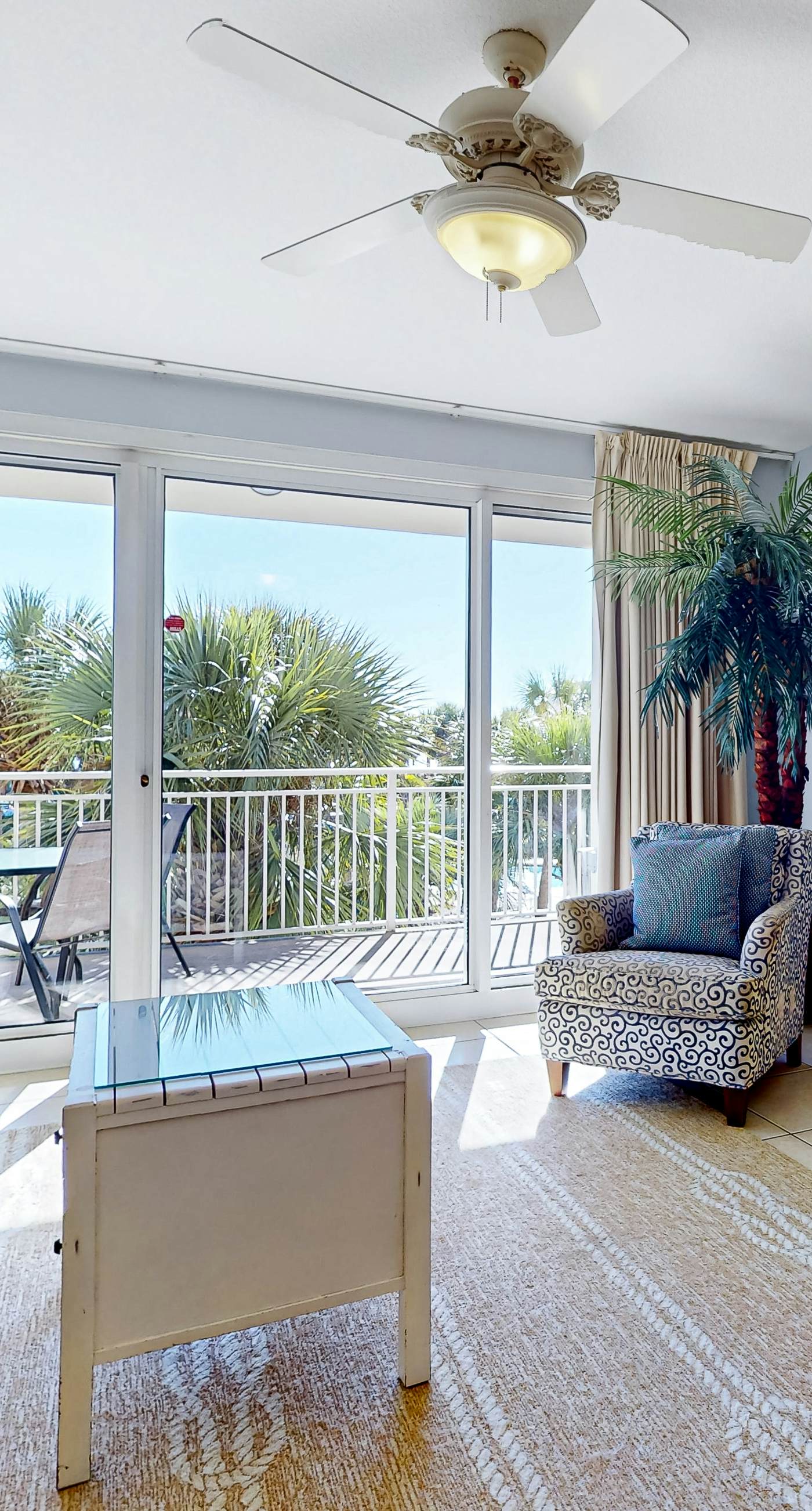 Beautiful, waterfront condo w/ two shared pools, gym, & easy beach access