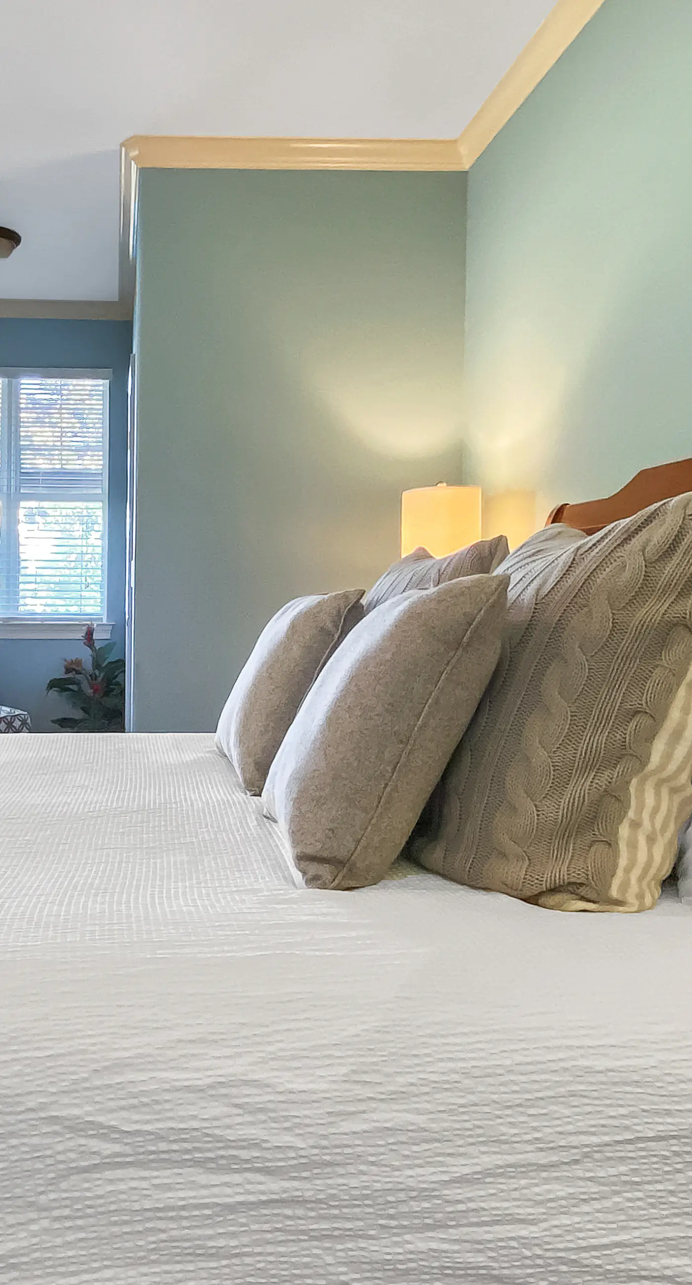 Gorgeous home with resort pool & beach access