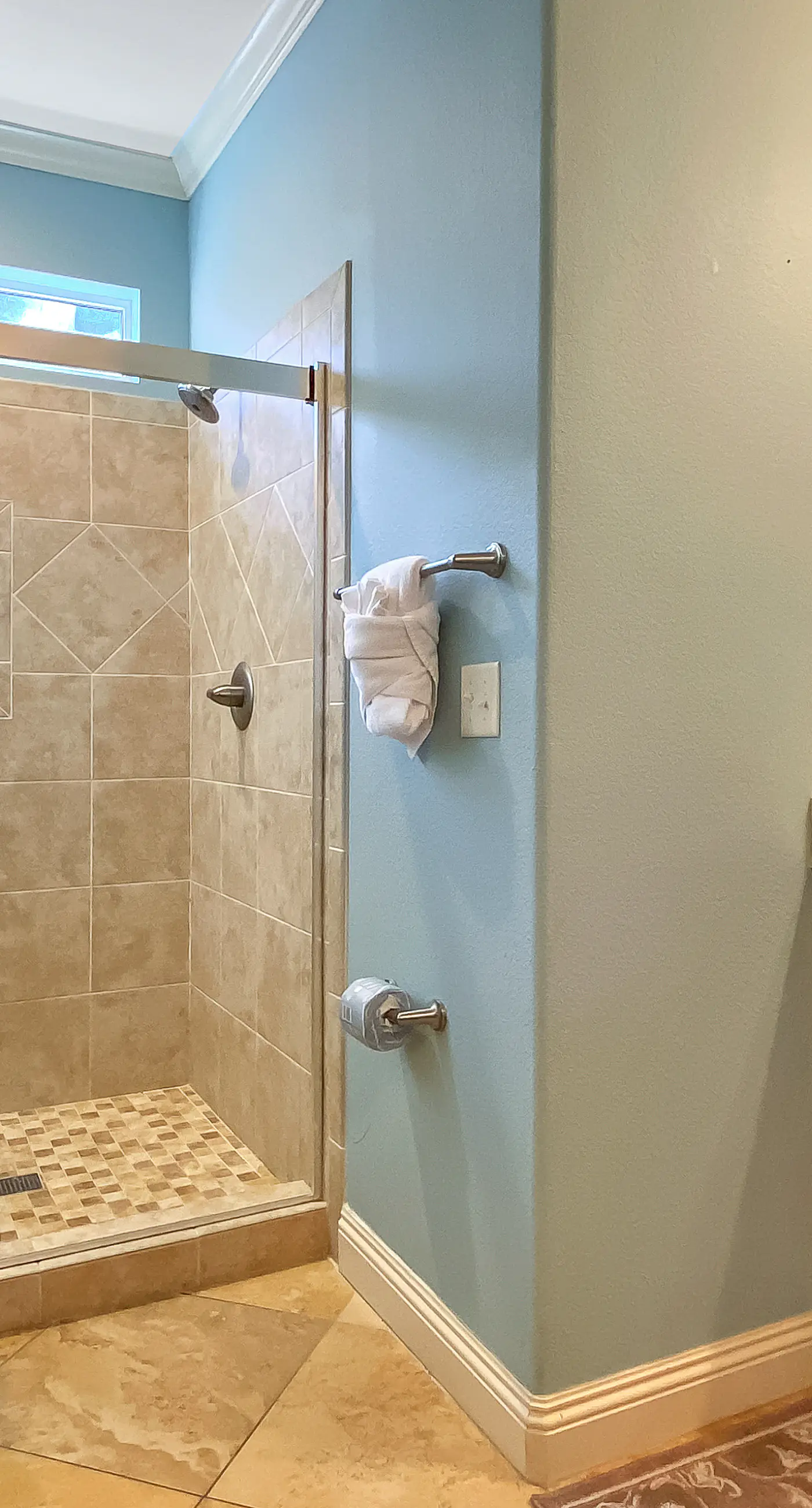 Gorgeous home with resort pool & beach access