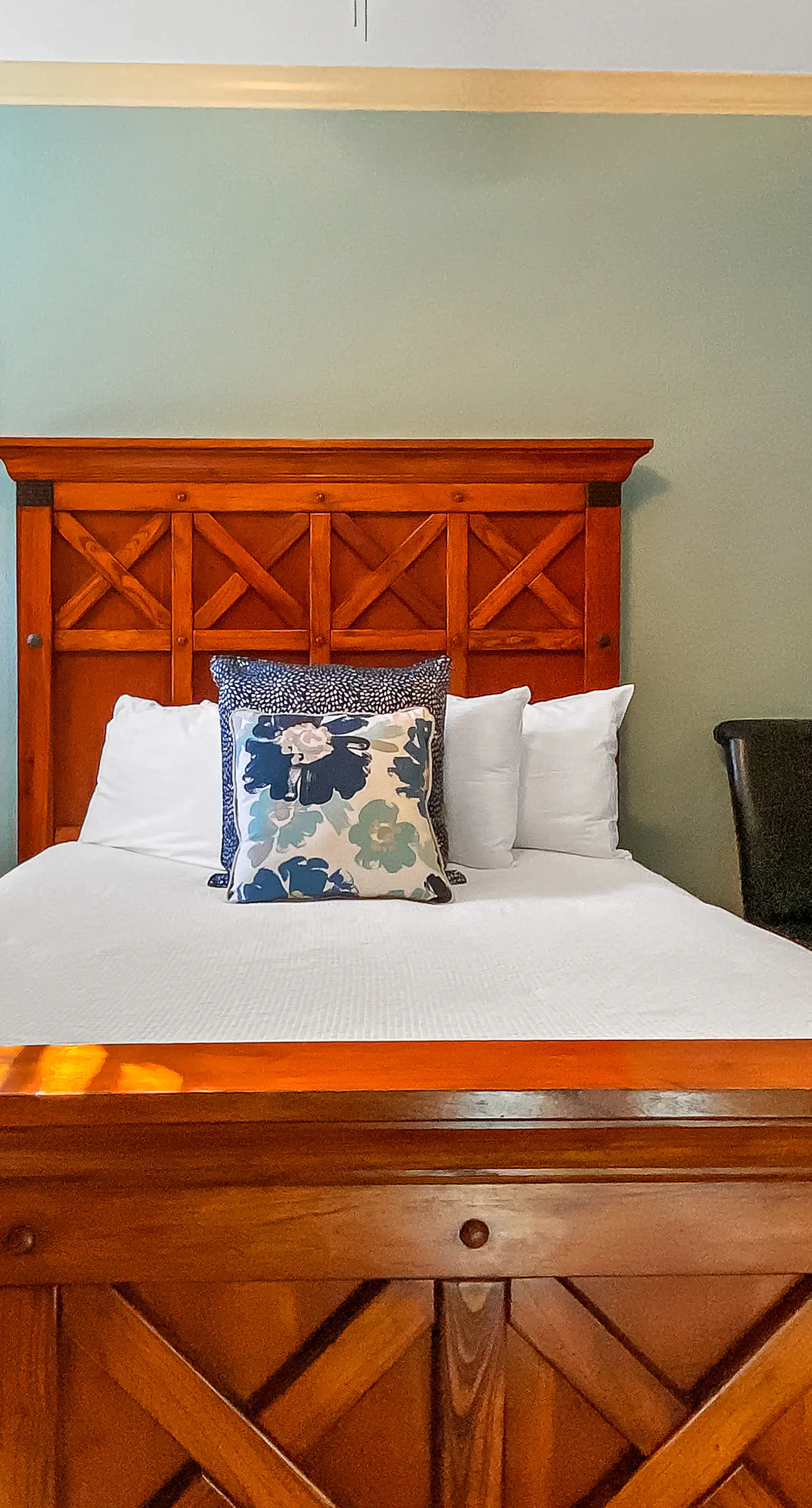 Gorgeous home with resort pool & beach access