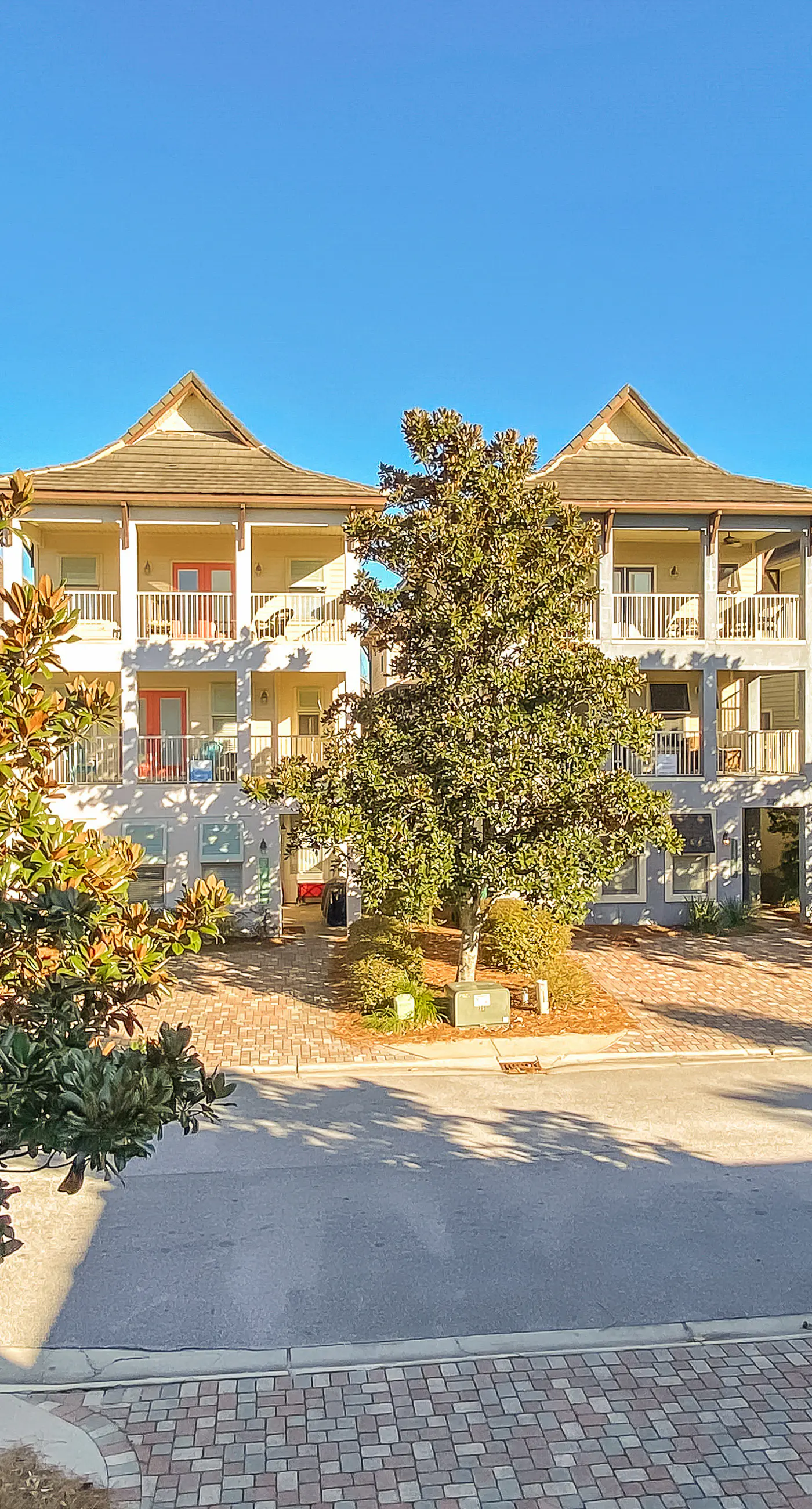 Gorgeous home with resort pool & beach access