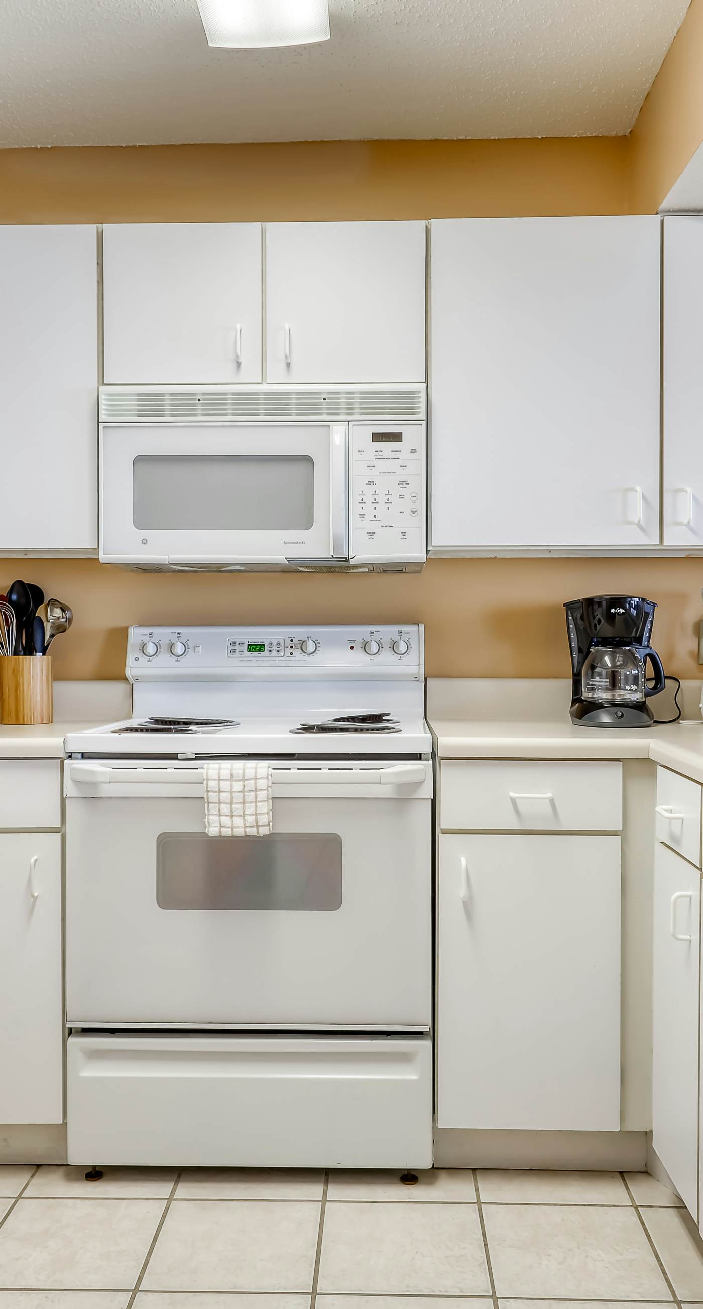 20th-story condo in Pelican Beach Resort with Gulf views