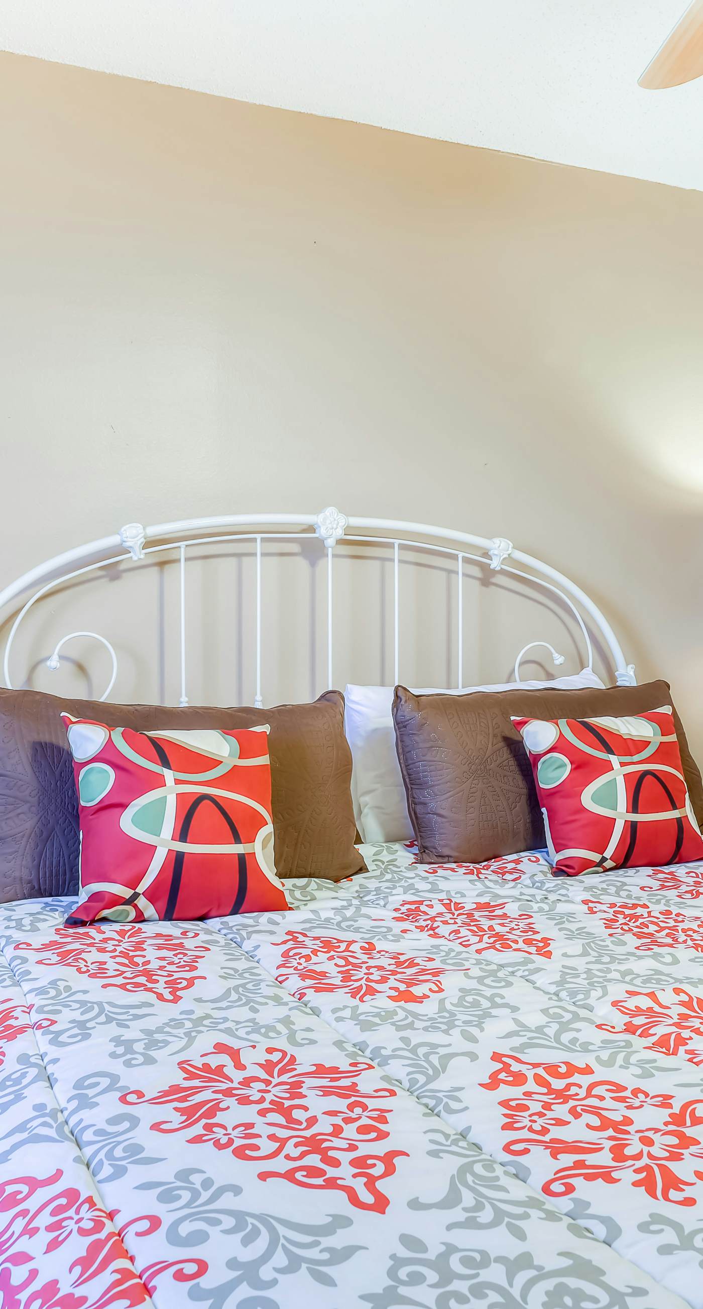 20th-story condo in Pelican Beach Resort with Gulf views