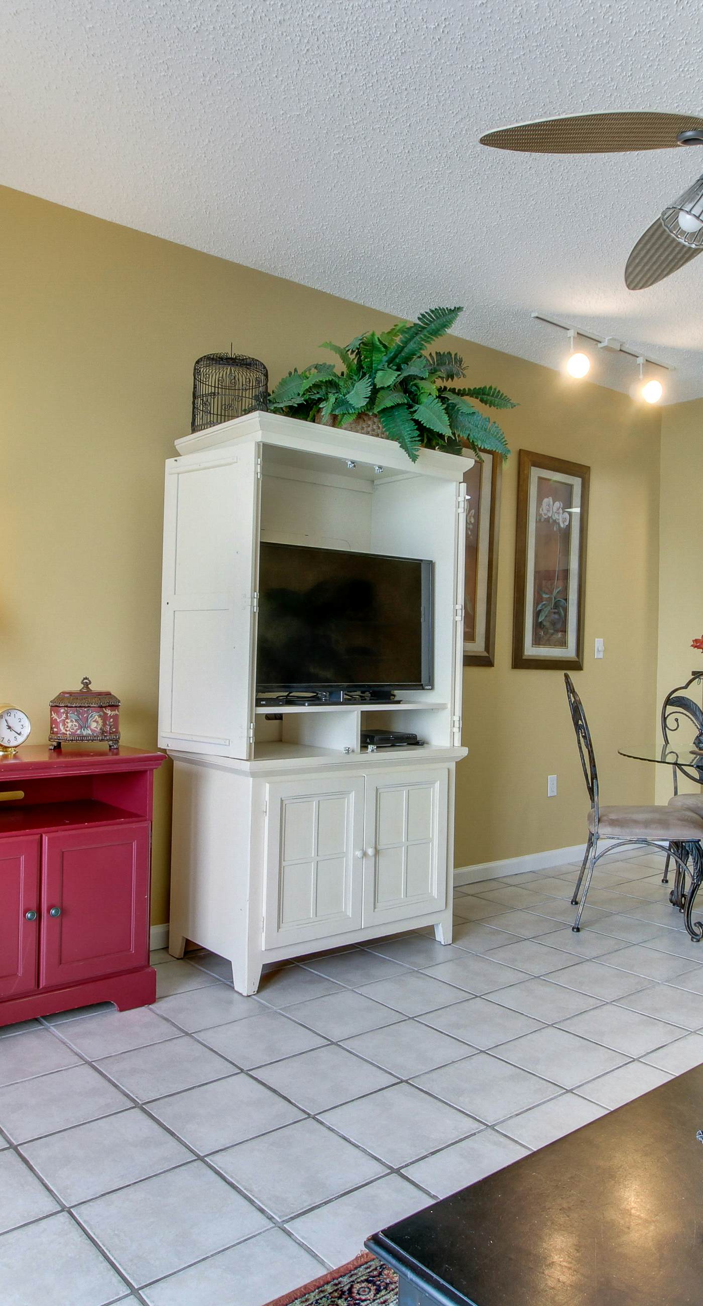 Amazing Gulf view from this cozy condo with pool, gym & beach access