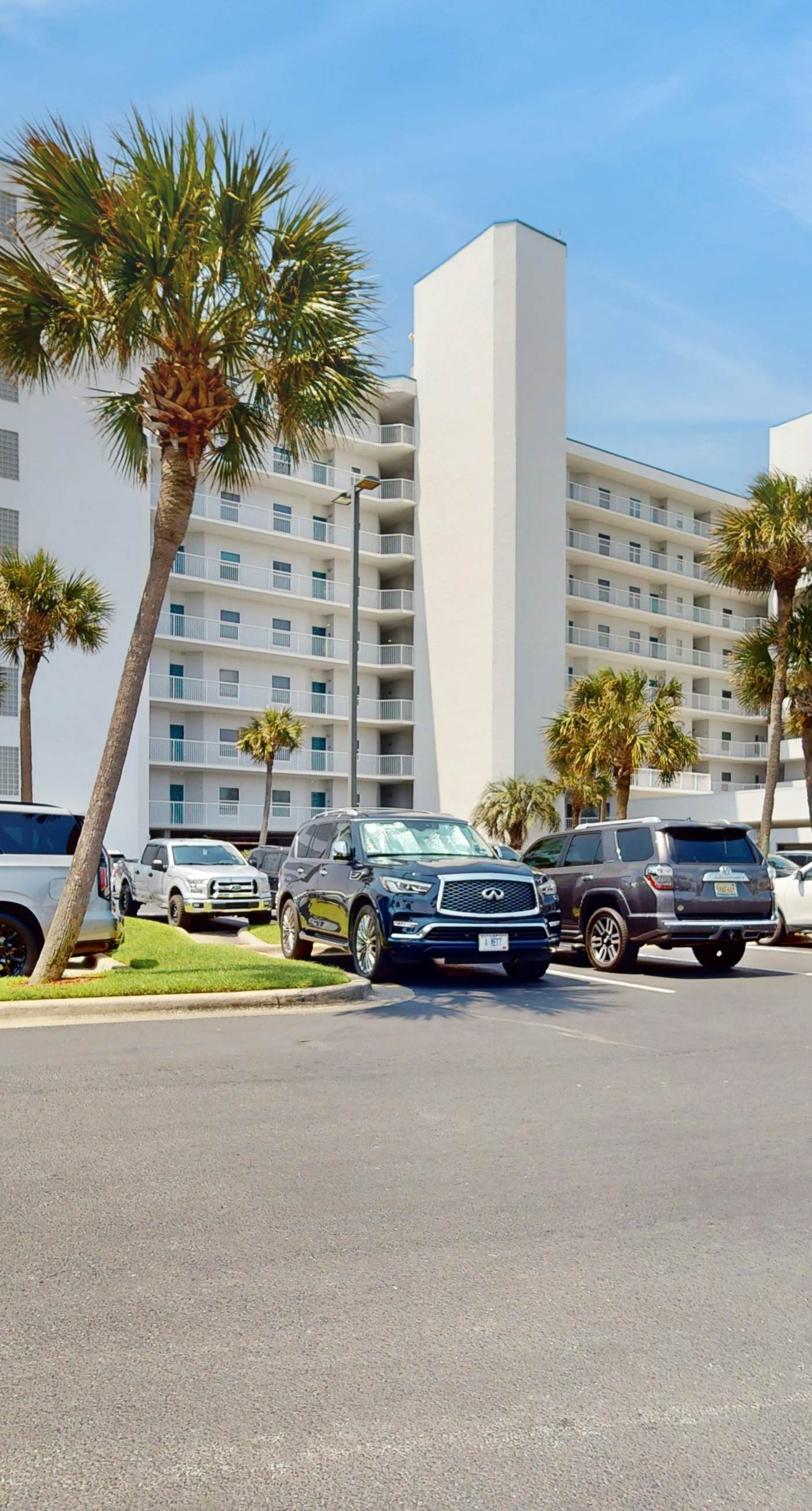 Amazing Gulf view from this cozy condo with pool, gym & beach access