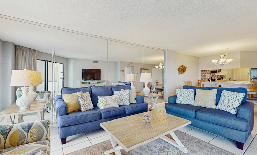 Gulf and beachfront condo with marvelous views, shared pool and hot tub