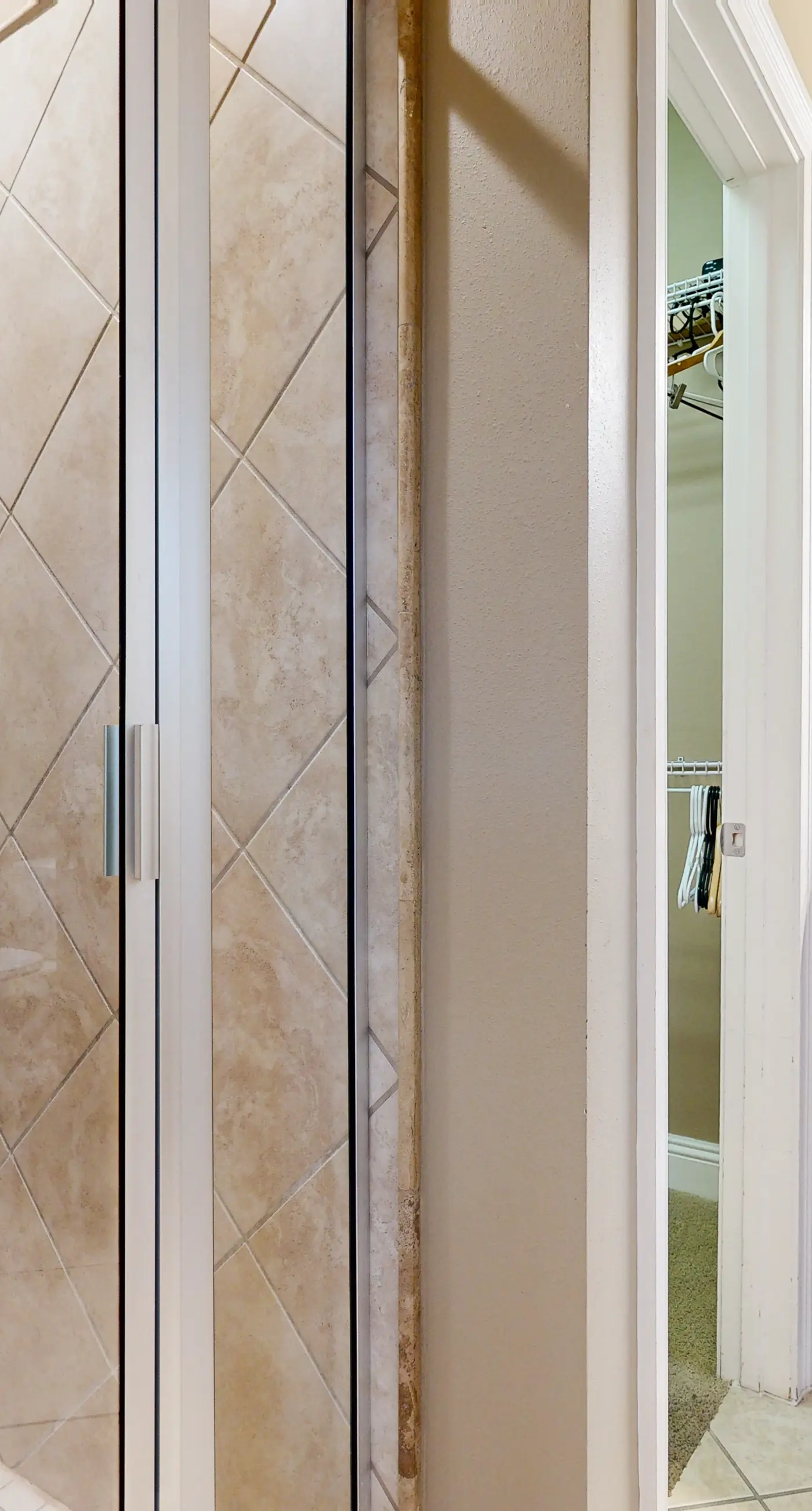 Nautical home in gated community with pool, hot tub & beach access