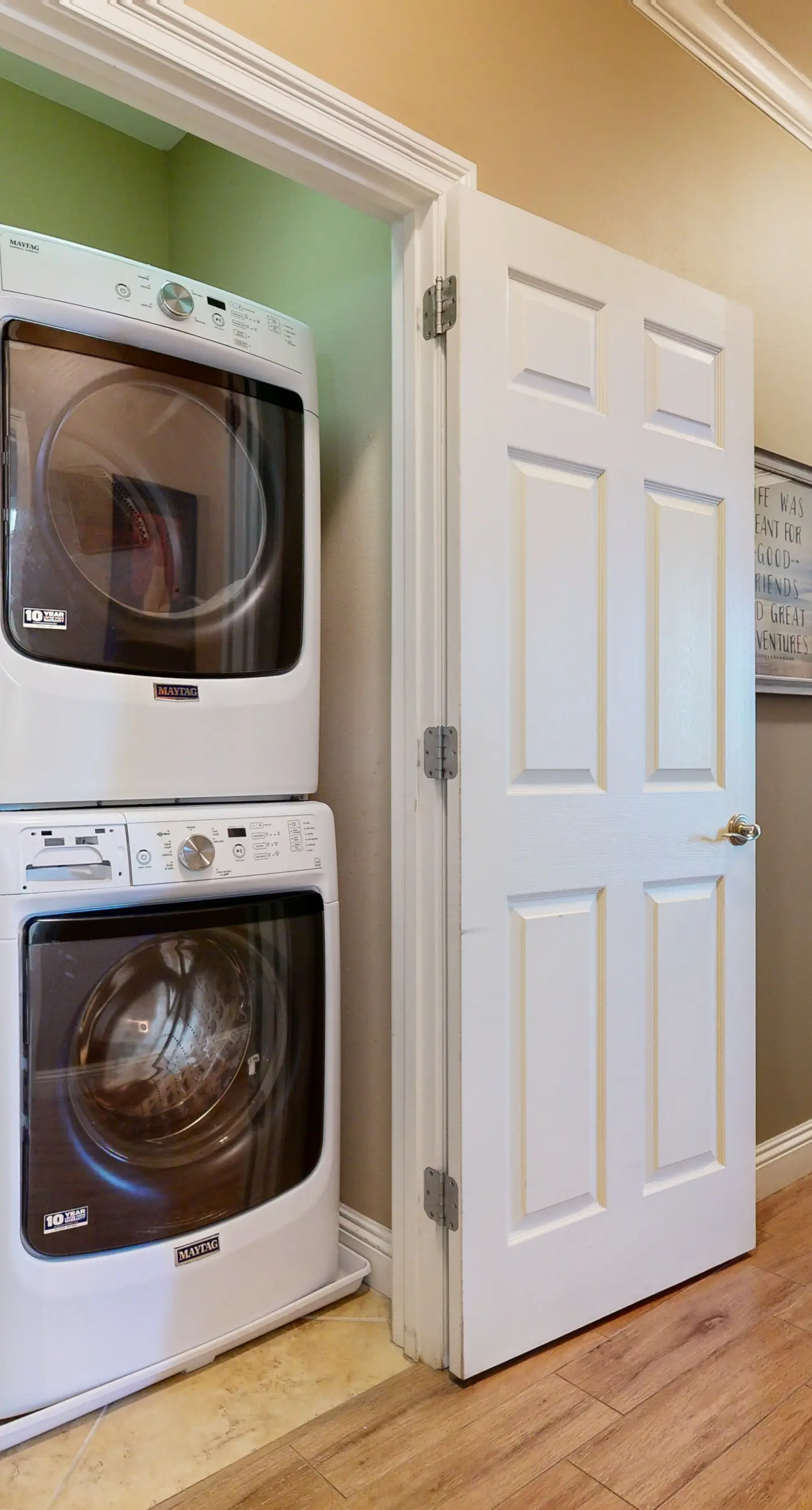 Nautical home in gated community with pool, hot tub & beach access