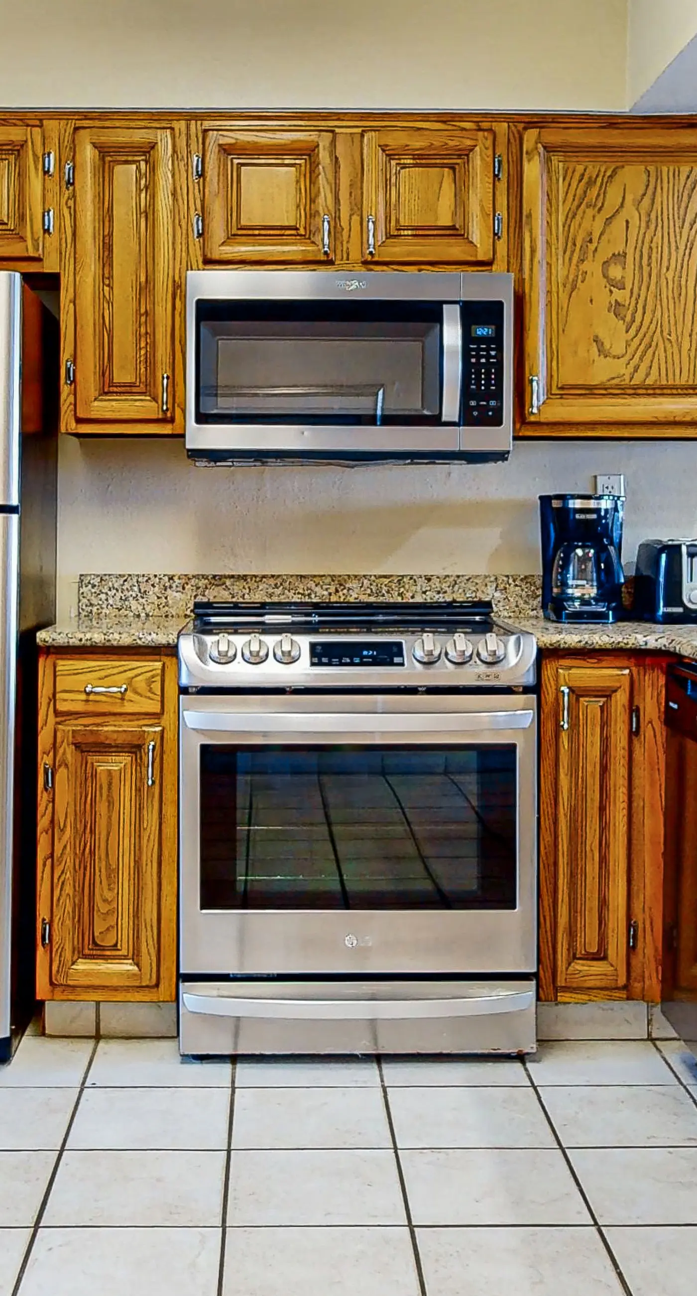 Pretty Condo with Gulf View Wet Bar, Shared Pool, Sauna, & Fitness Center