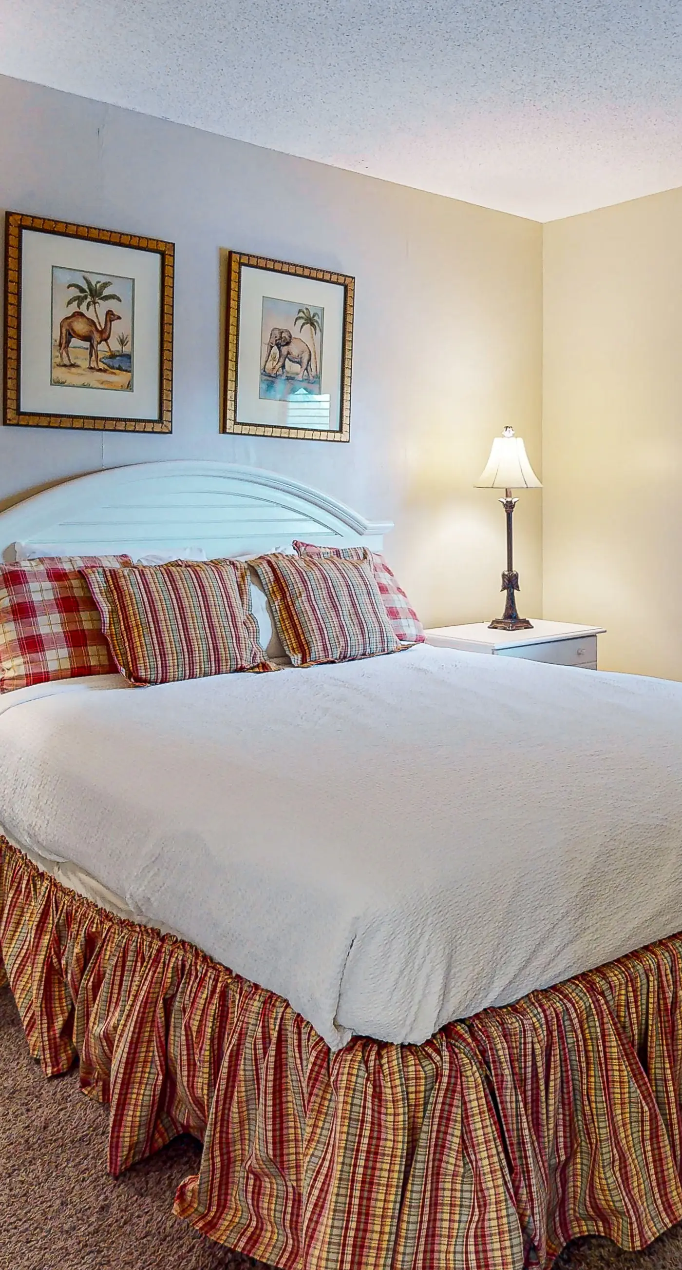 Pretty Condo with Gulf View Wet Bar, Shared Pool, Sauna, & Fitness Center