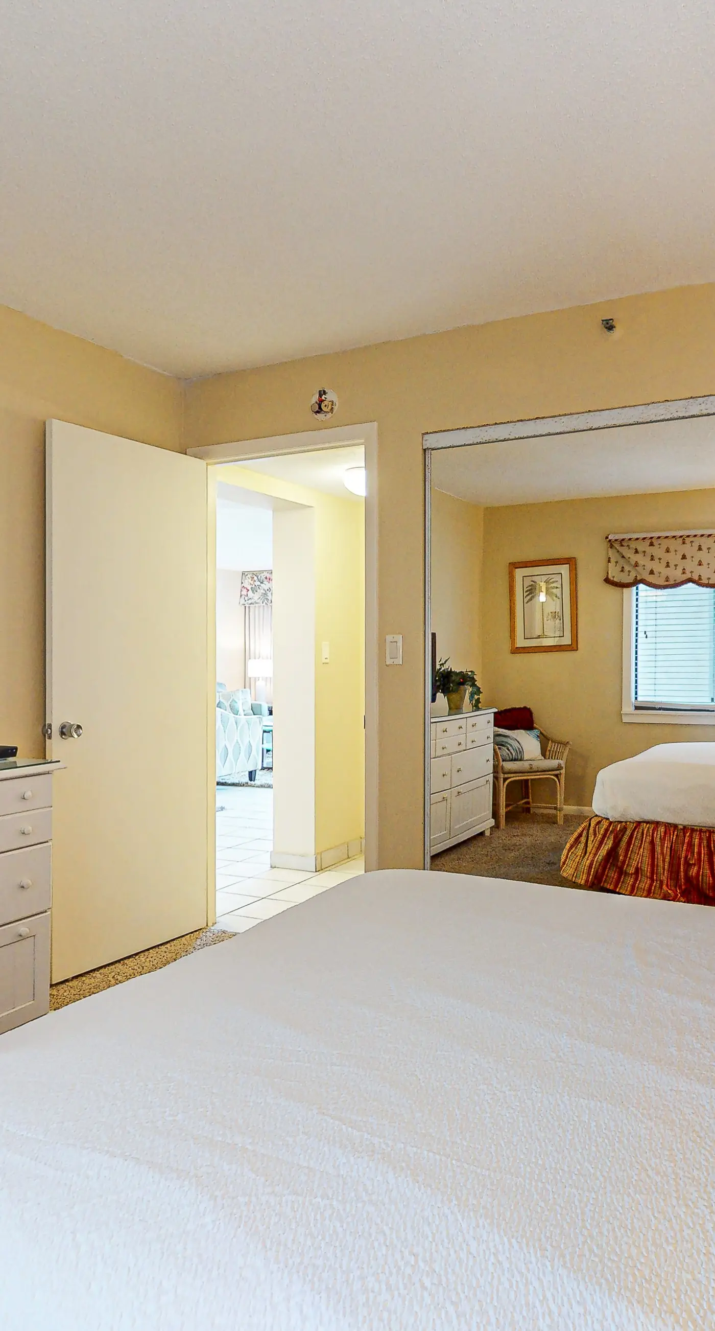 Pretty Condo with Gulf View Wet Bar, Shared Pool, Sauna, & Fitness Center