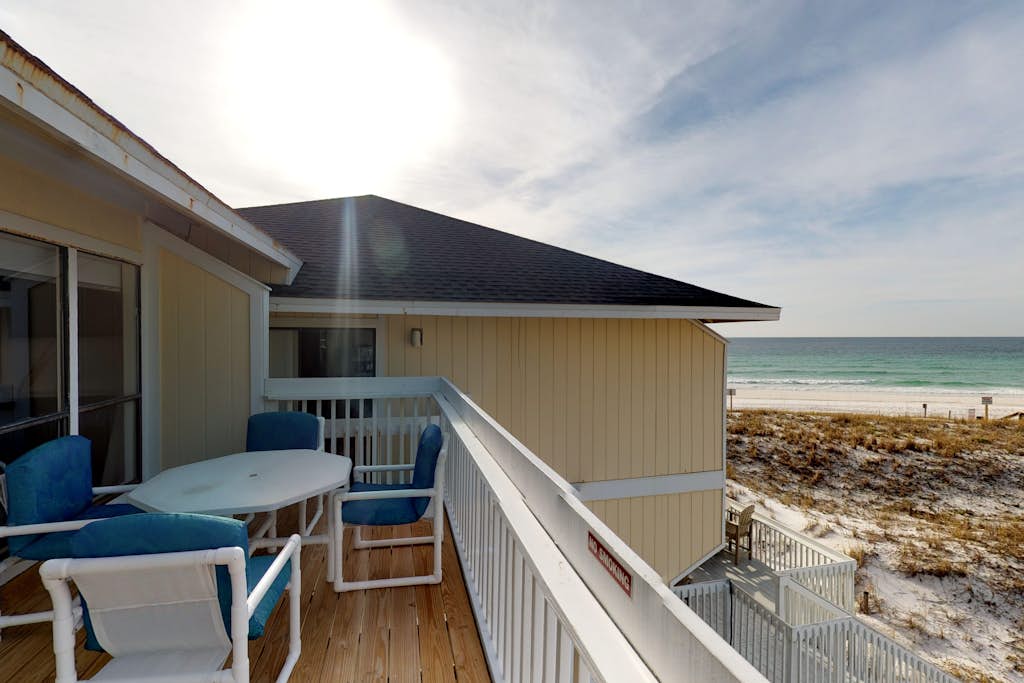 Beachfront condo with shared pool, hot tub, & fitness center + beach access