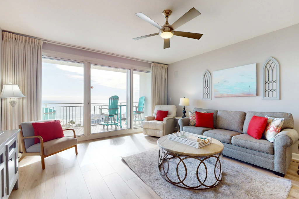 Gorgeous beachfront condo w/ shared pool & beach access