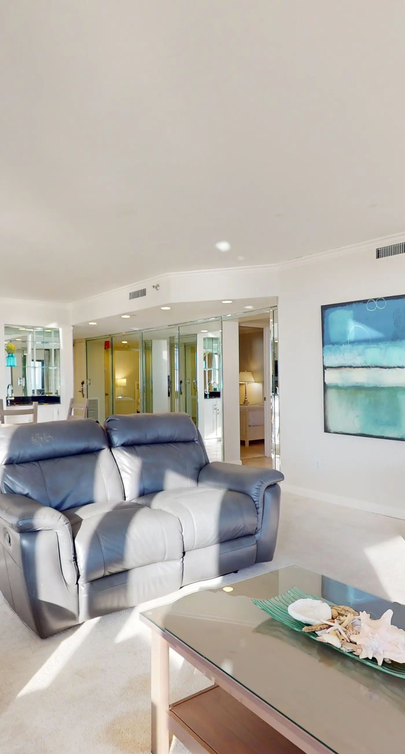 Beautiful Gulf Front Condo Fun Amenities, Nearby Shopping & Dining