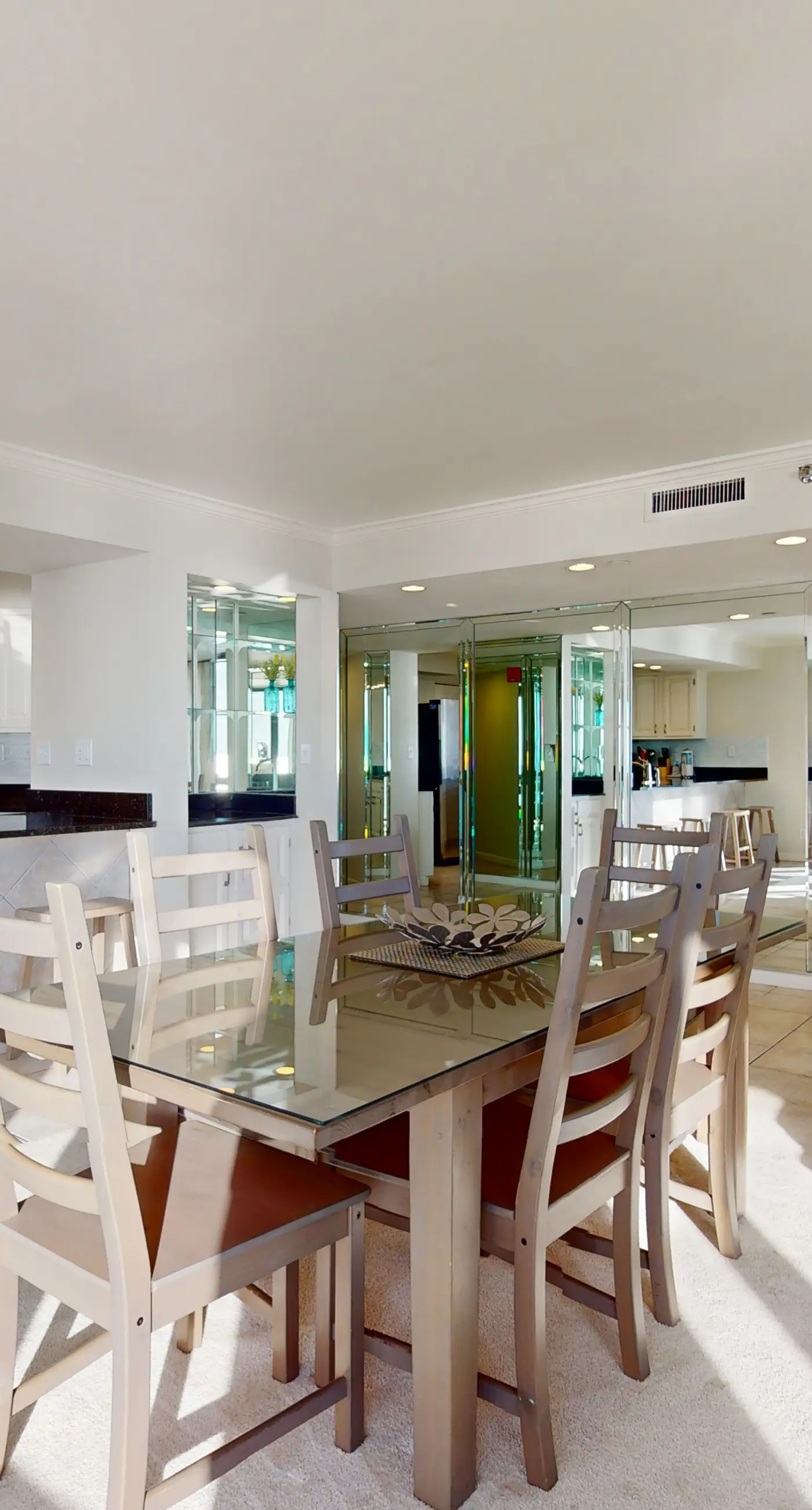 Beautiful Gulf Front Condo Fun Amenities, Nearby Shopping & Dining