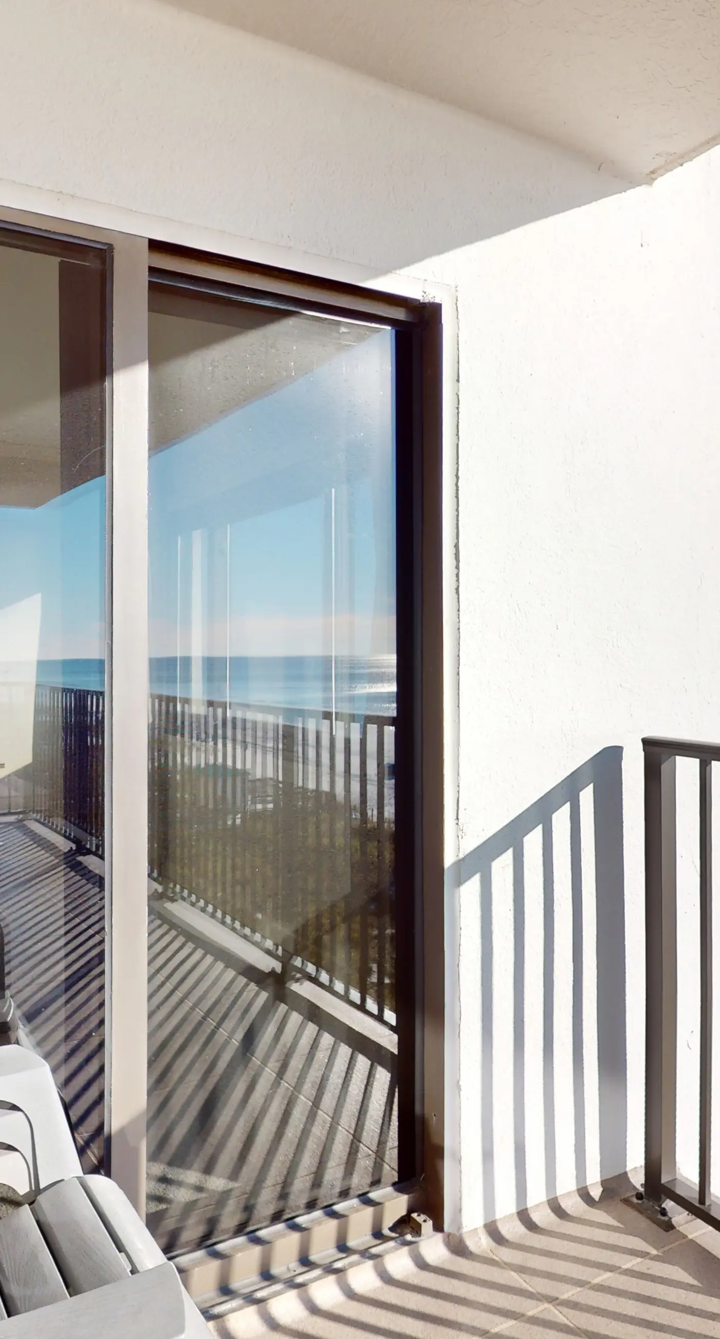 Beautiful Gulf Front Condo Fun Amenities, Nearby Shopping & Dining