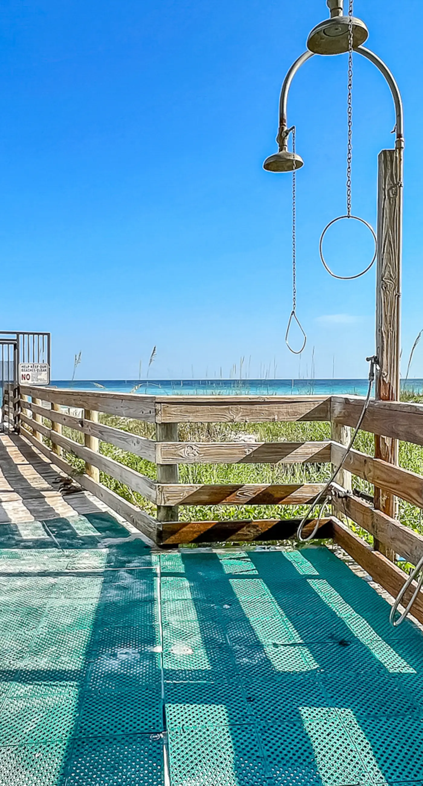Beautiful Gulf Front Condo Fun Amenities, Nearby Shopping & Dining