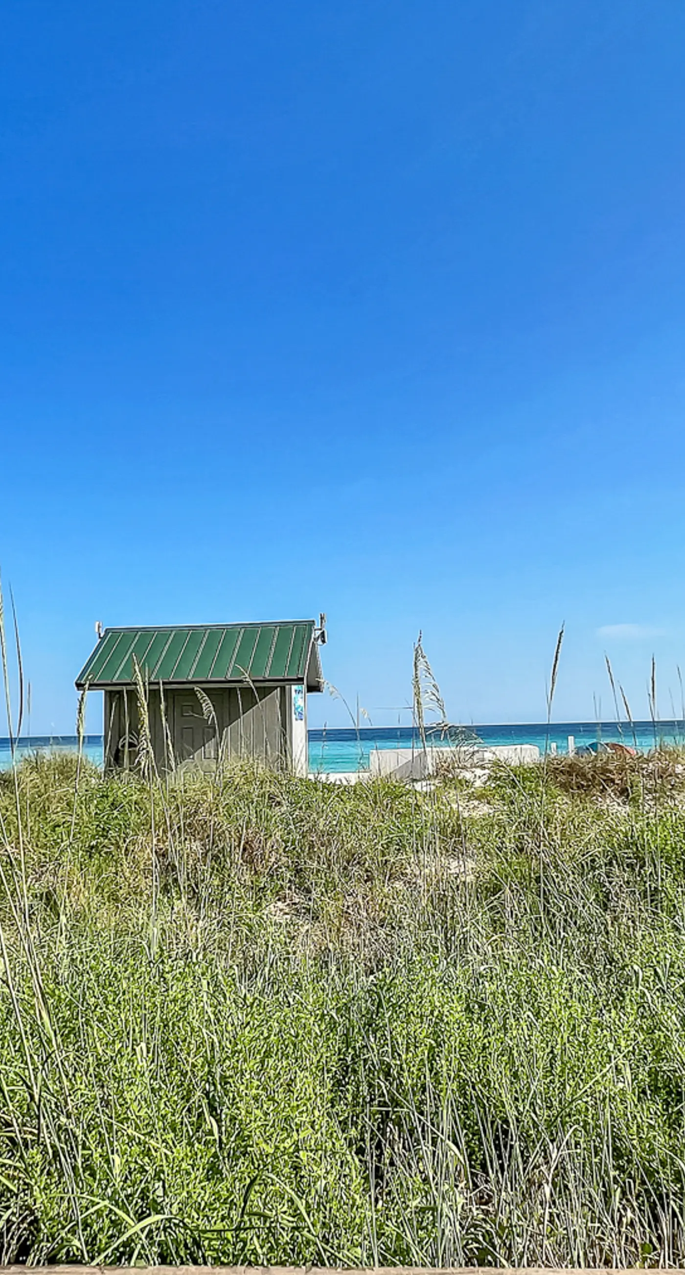 Beautiful Gulf Front Condo Fun Amenities, Nearby Shopping & Dining