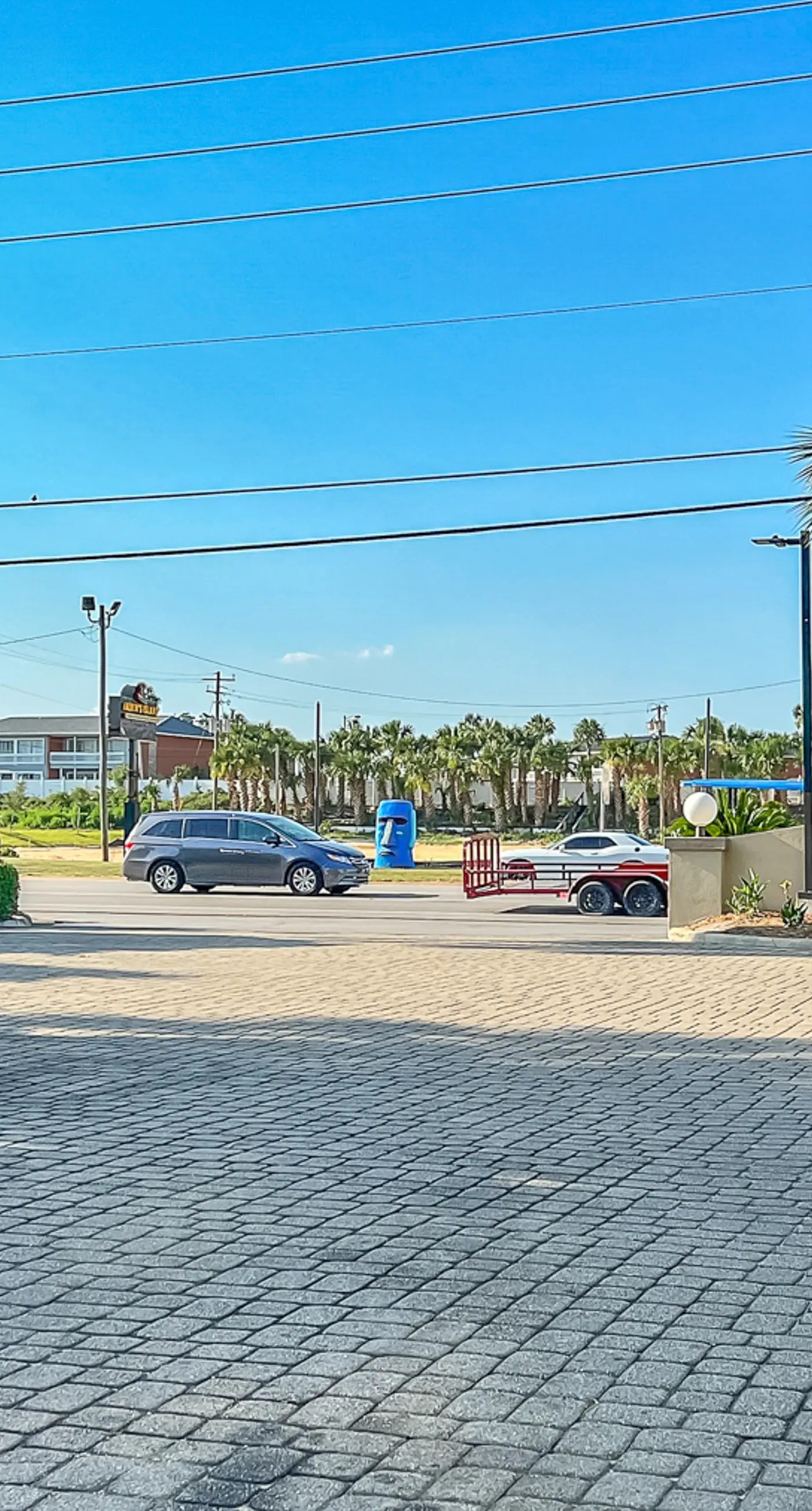 Beautiful Gulf Front Condo Fun Amenities, Nearby Shopping & Dining