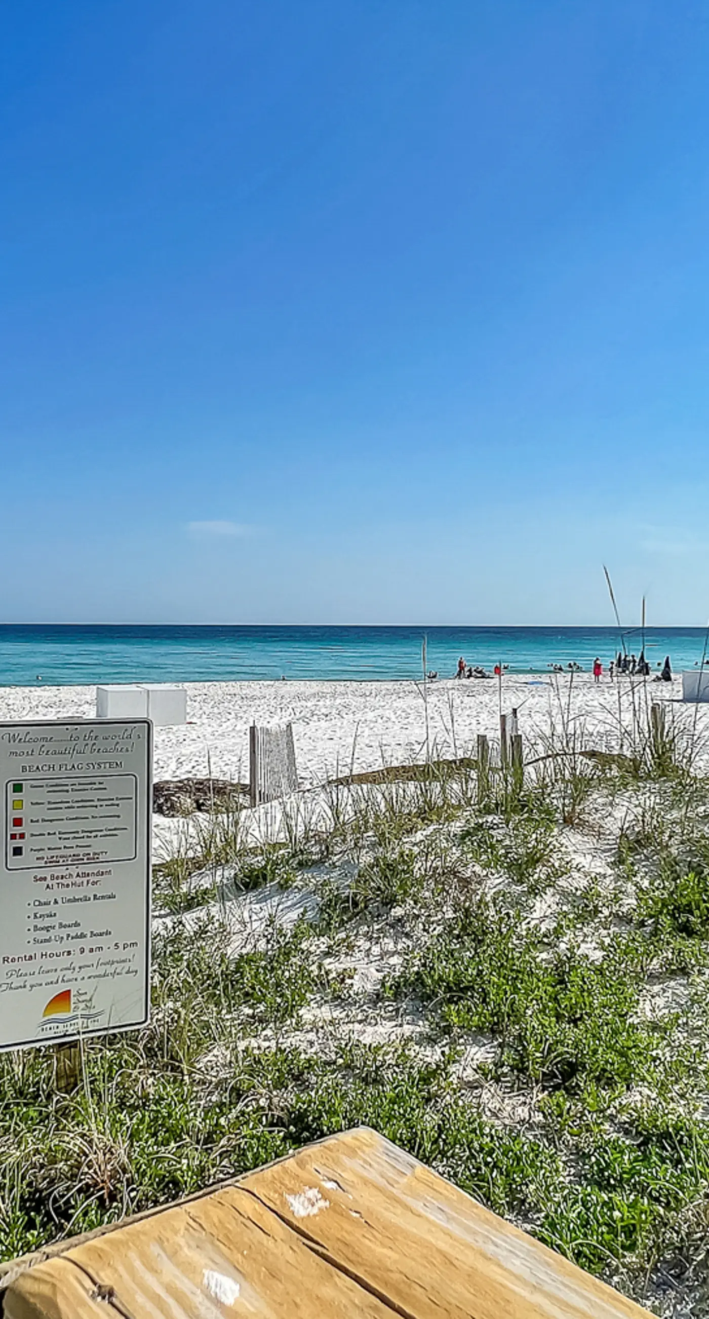 Beautiful Gulf Front Condo Fun Amenities, Nearby Shopping & Dining