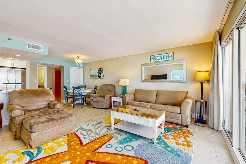 Cabana Club 208