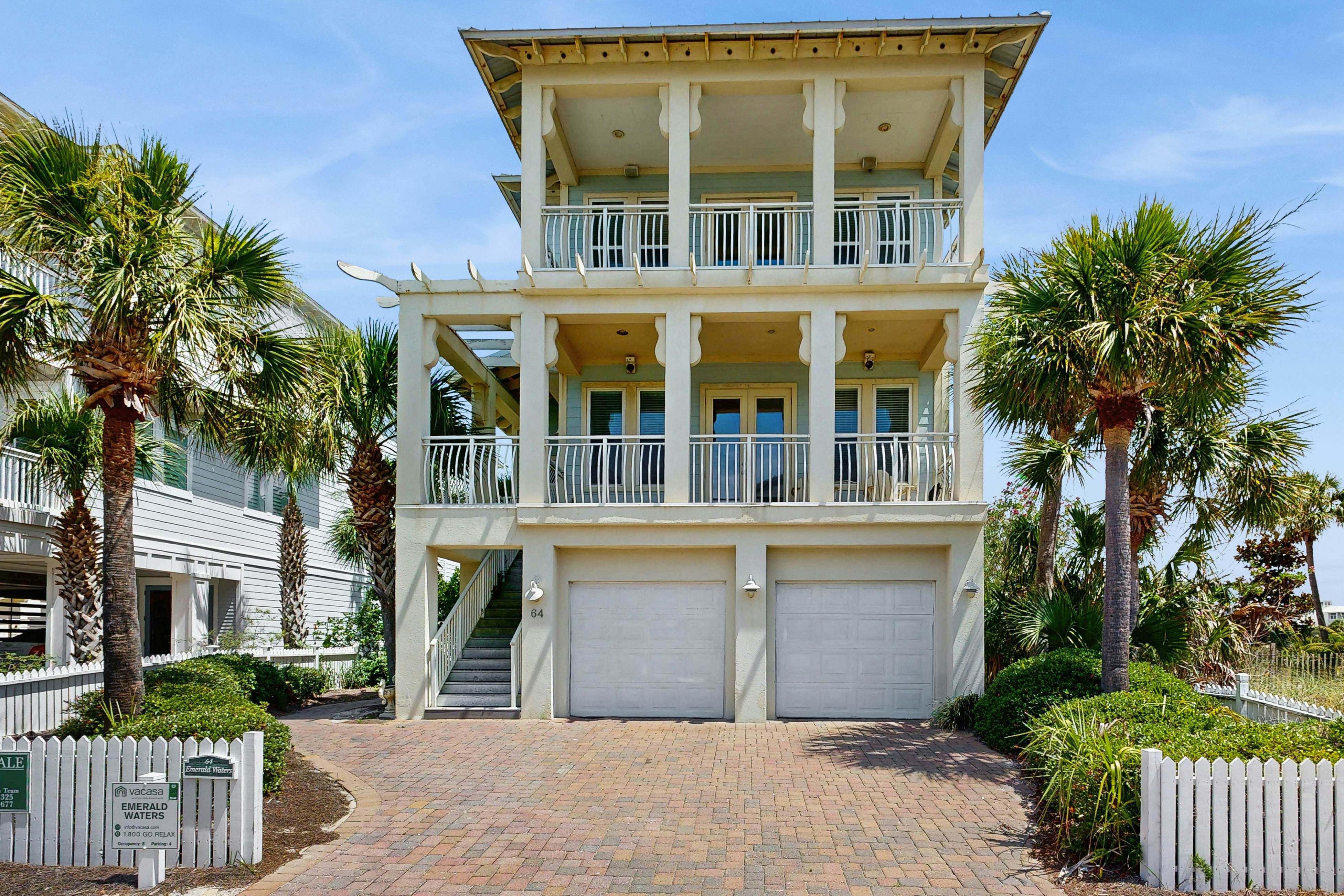 3-Bedroom Home Located in Destin Pointe, Near shops and dining