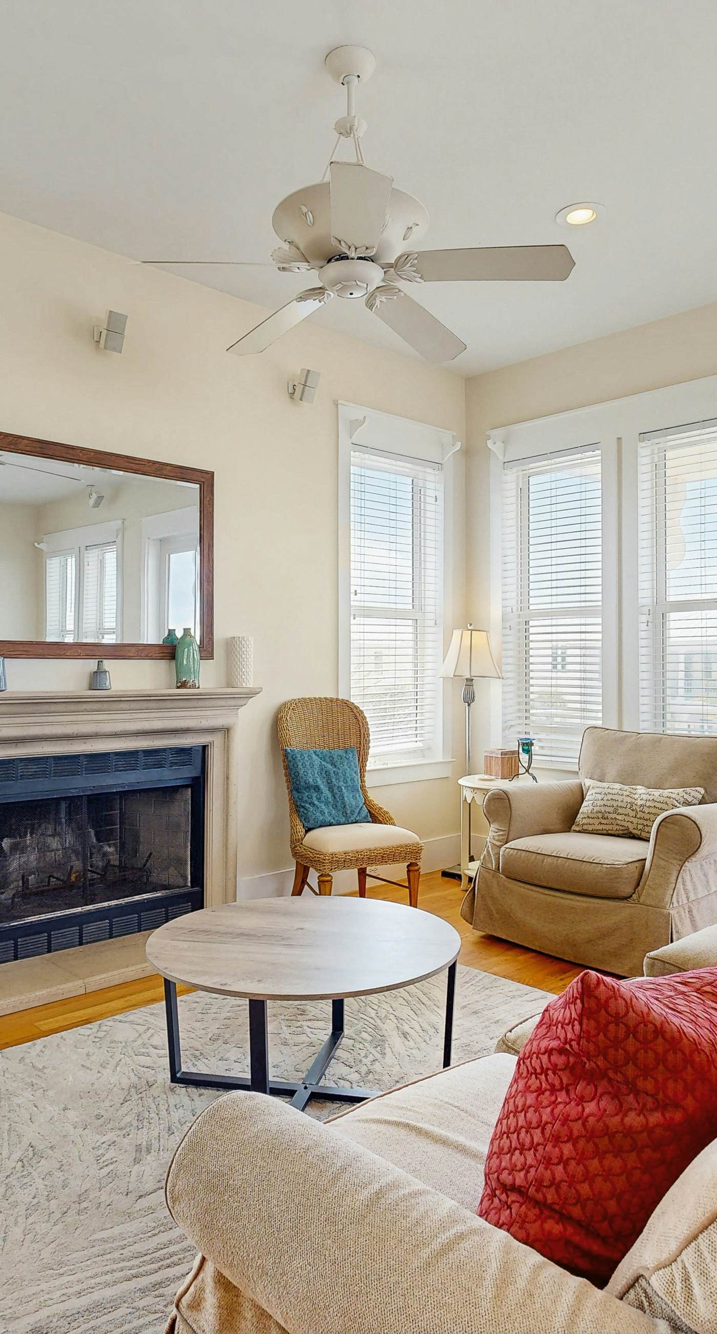 3-Bedroom Home Located in Destin Pointe, Near shops and dining