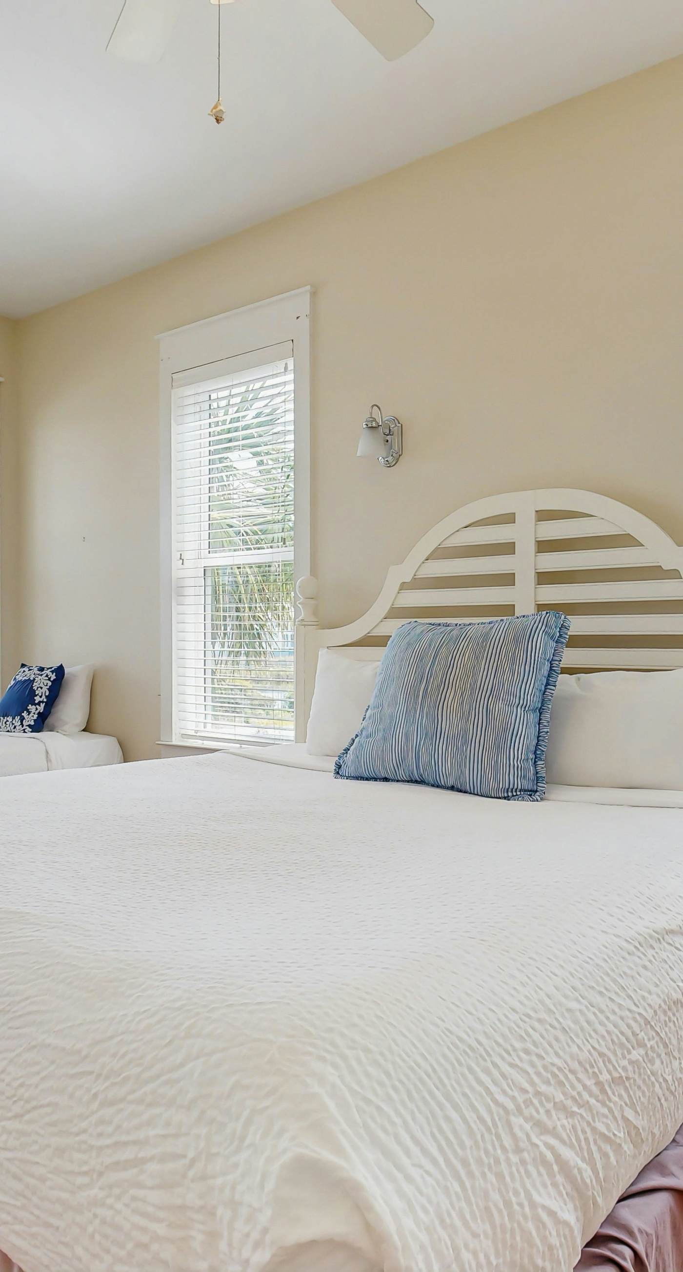 3-Bedroom Home Located in Destin Pointe, Near shops and dining