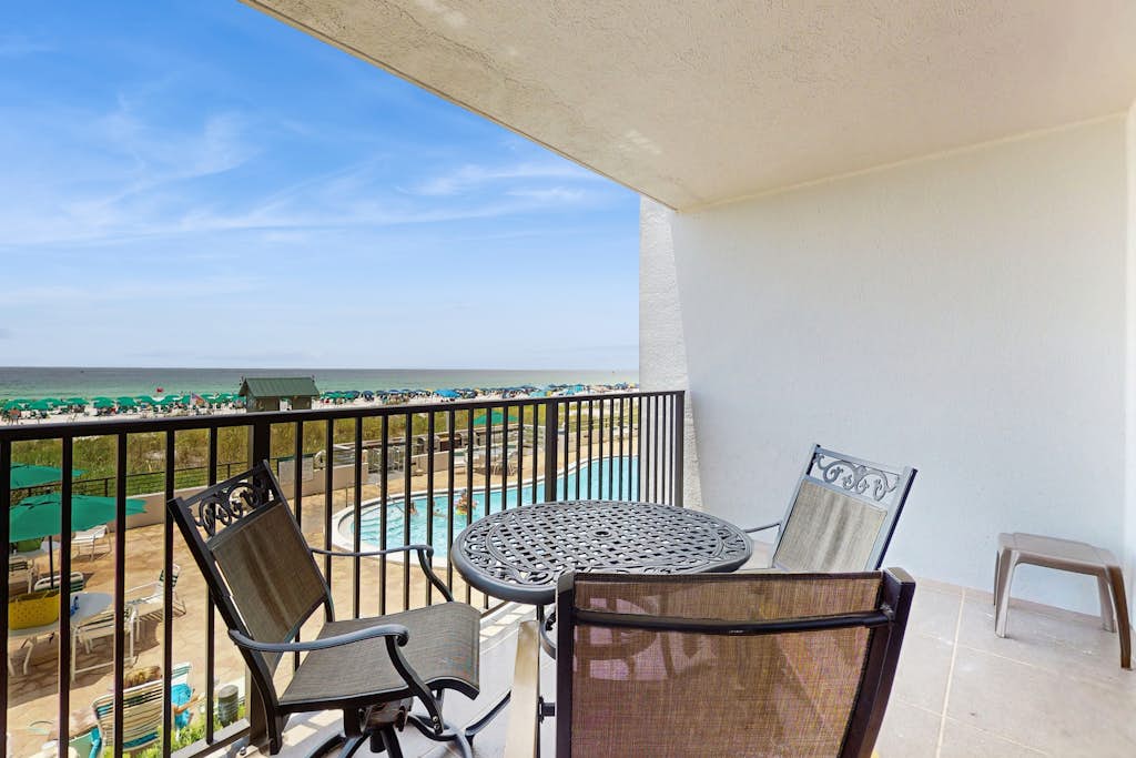 2nd Floor Lovely Condo Great Amenities, Gulf View, Large Balcony