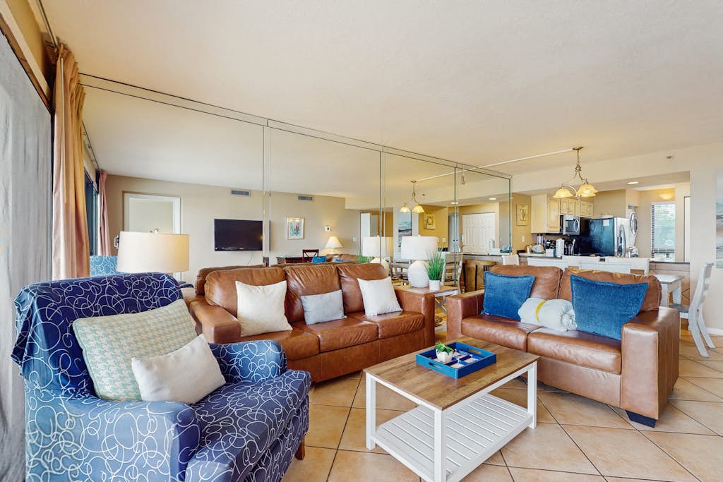 2nd Floor Lovely Condo Great Amenities, Gulf View, Large Balcony