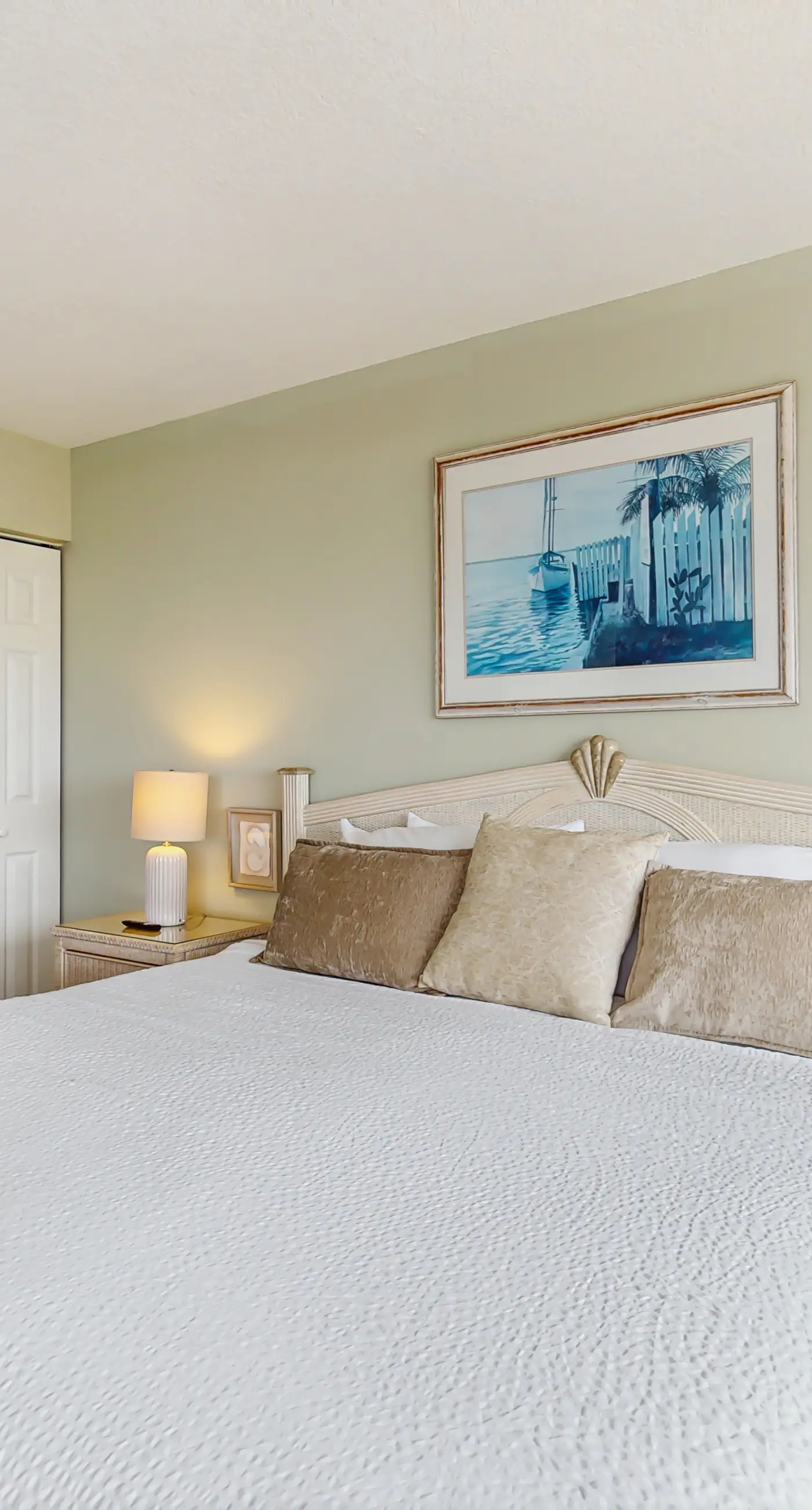 2nd Floor Lovely Condo Great Amenities, Gulf View, Large Balcony