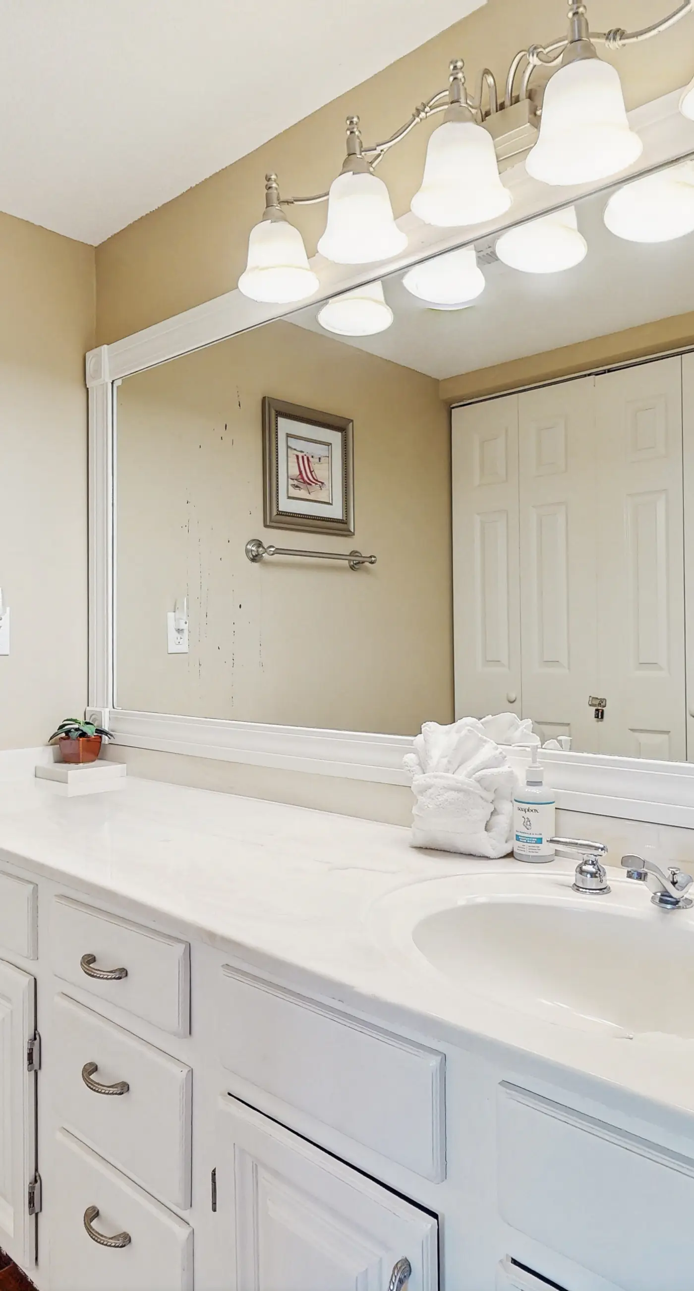 2nd Floor Lovely Condo Great Amenities, Gulf View, Large Balcony