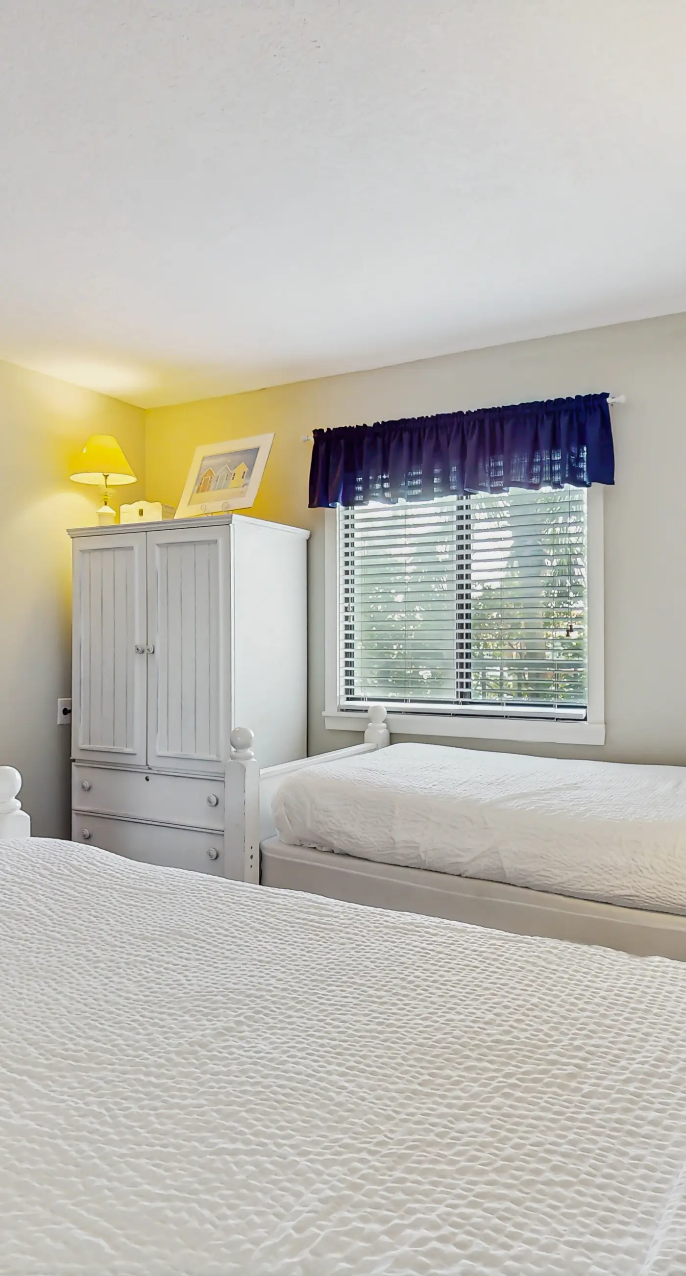 2nd Floor Lovely Condo Great Amenities, Gulf View, Large Balcony