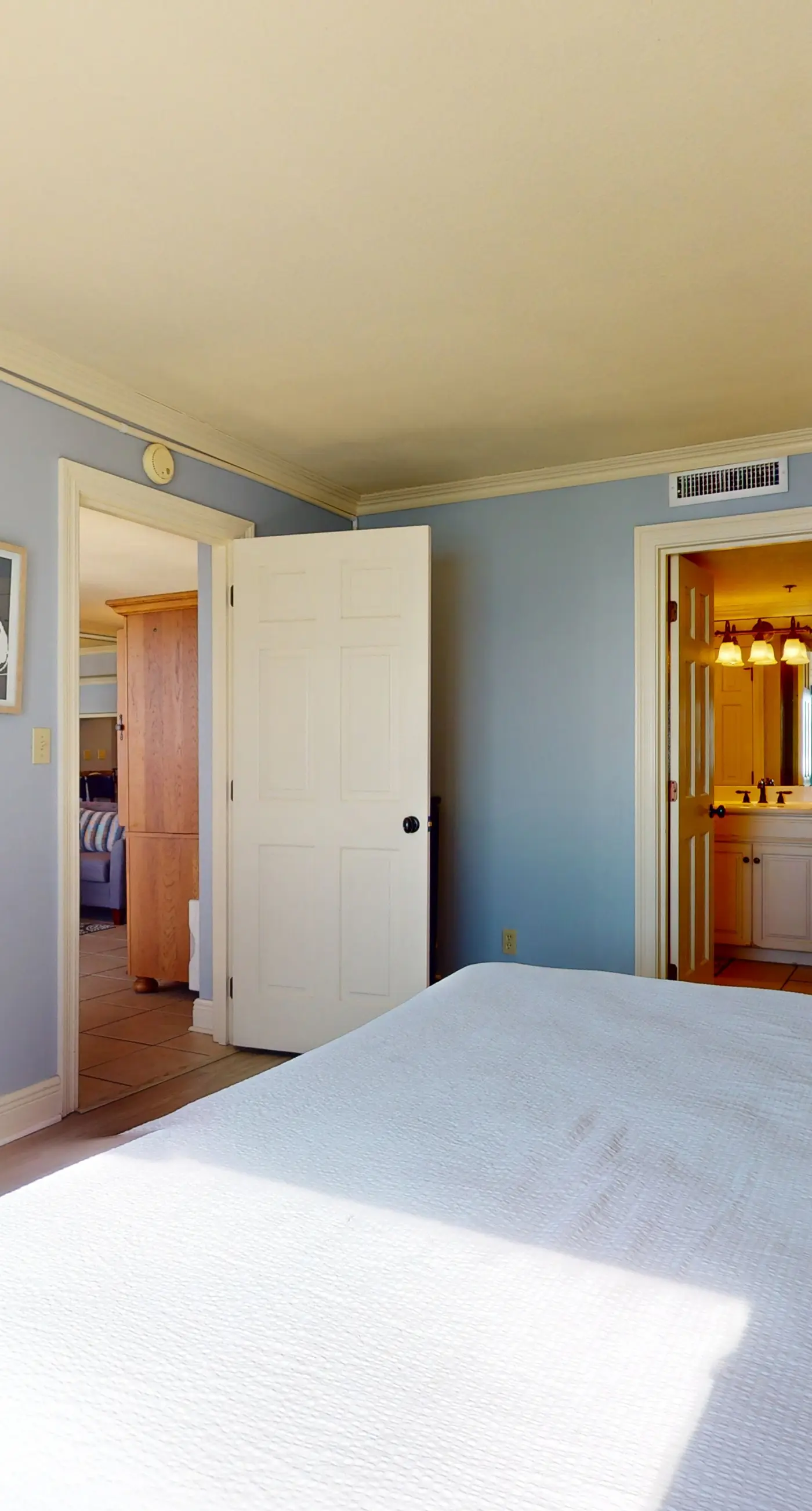 6th Floor Lovely Condo Great Amenities, Gulf View, Large Balcony