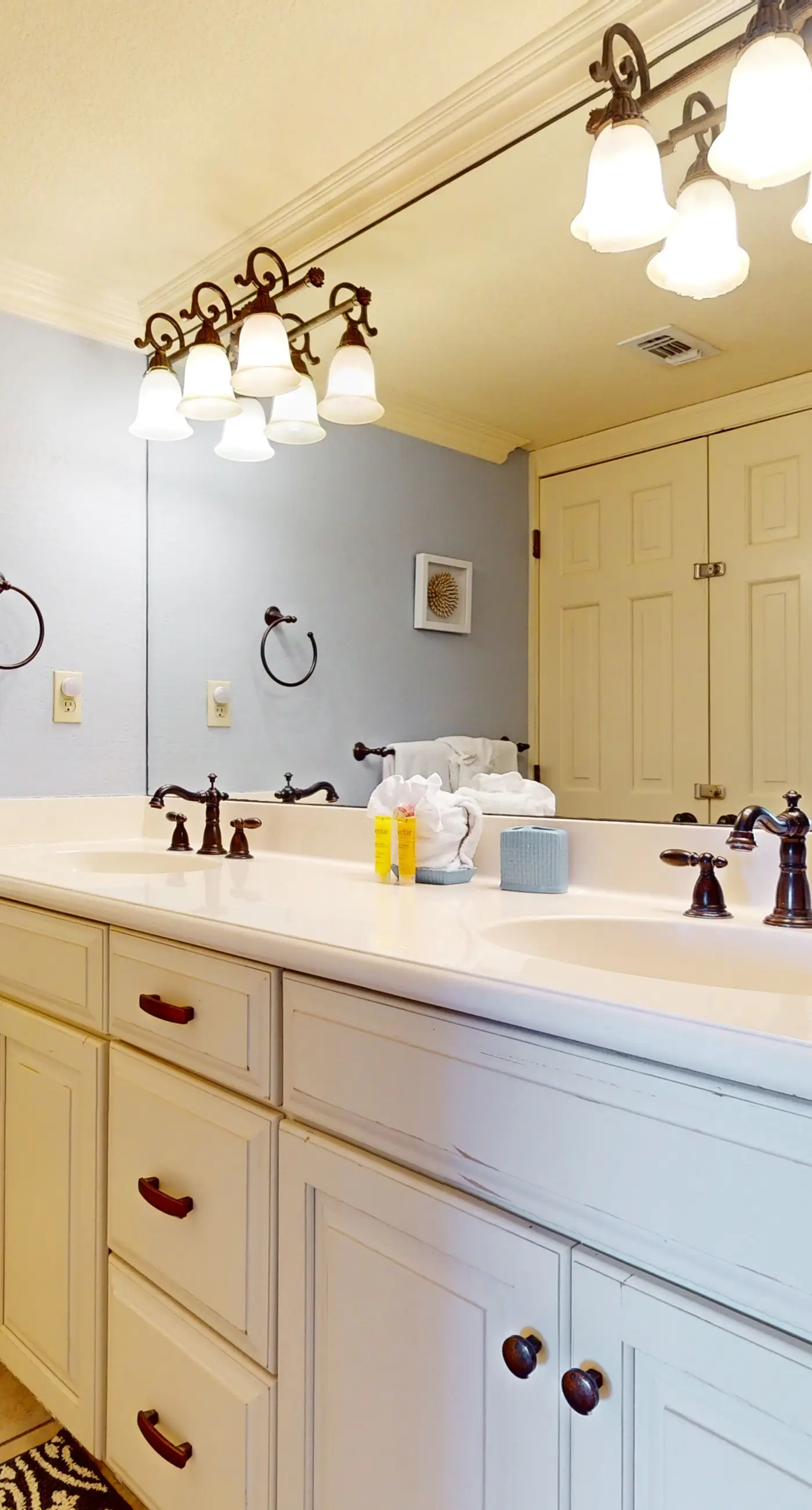 6th Floor Lovely Condo Great Amenities, Gulf View, Large Balcony