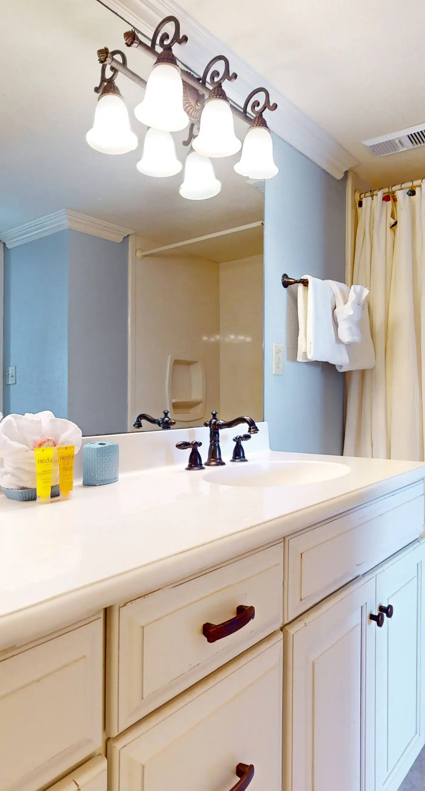 6th Floor Lovely Condo Great Amenities, Gulf View, Large Balcony