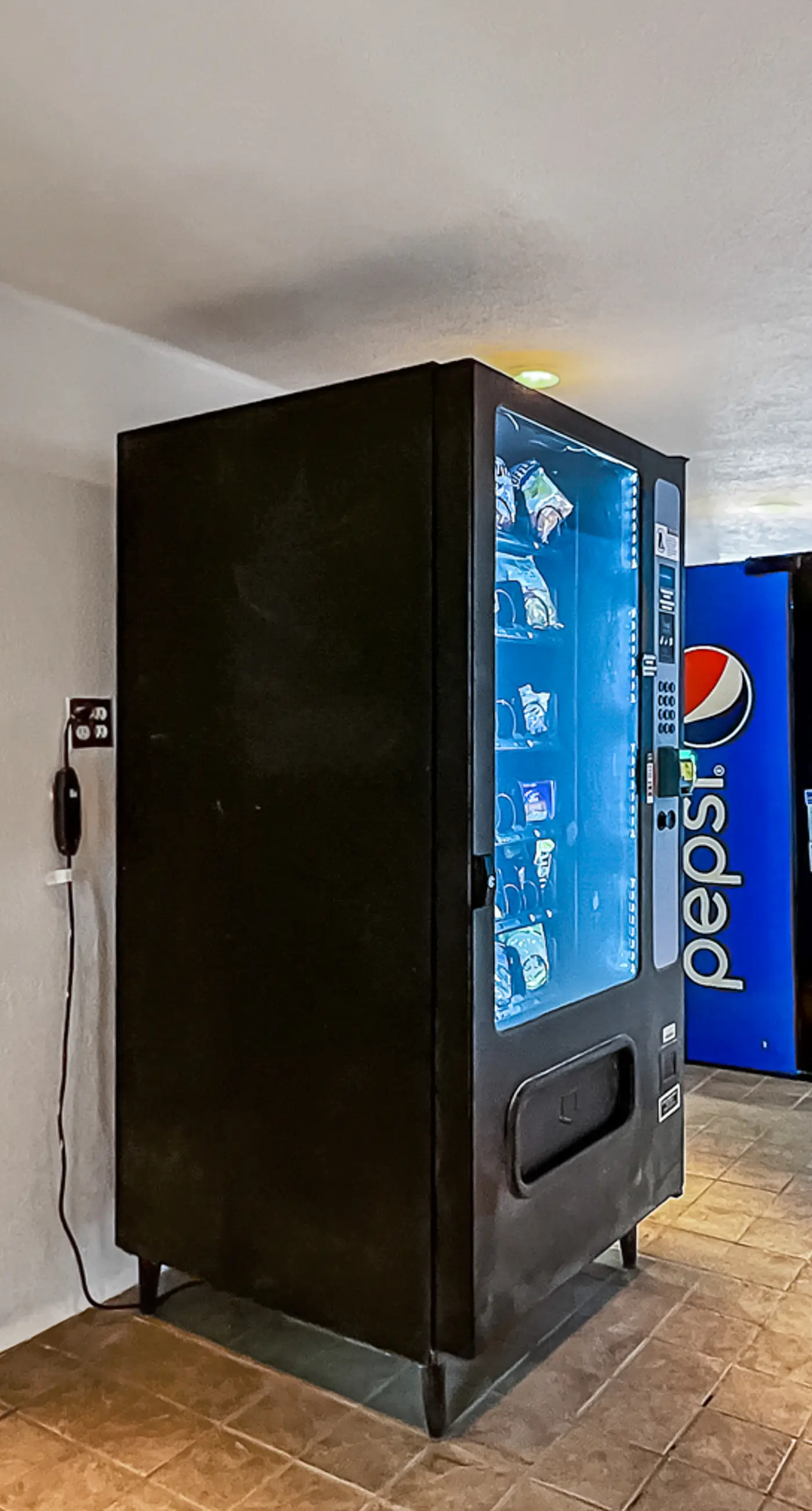 6th Floor Lovely Condo Great Amenities, Gulf View, Large Balcony