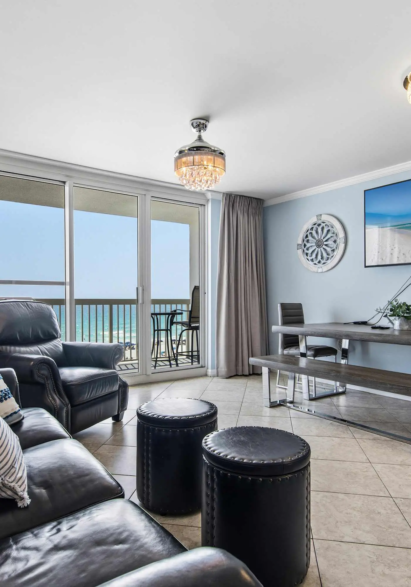Beachfront, 5th-floor condo with amazing views, pools, hot tub, & gyms