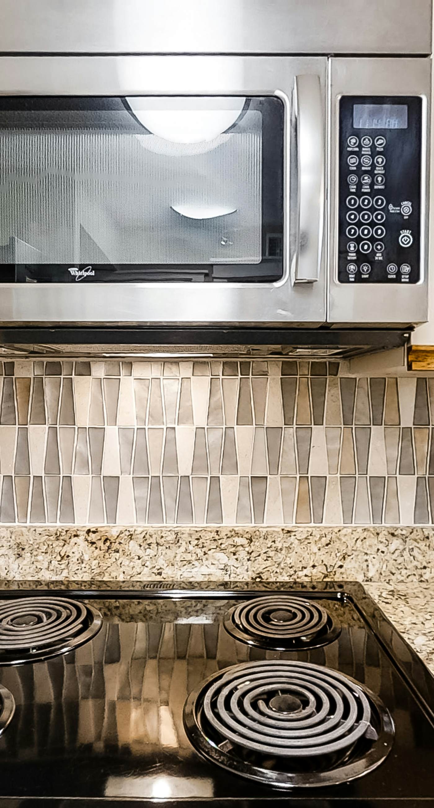 4th Floor Airy, open bay view condo, beach setup & close to everything