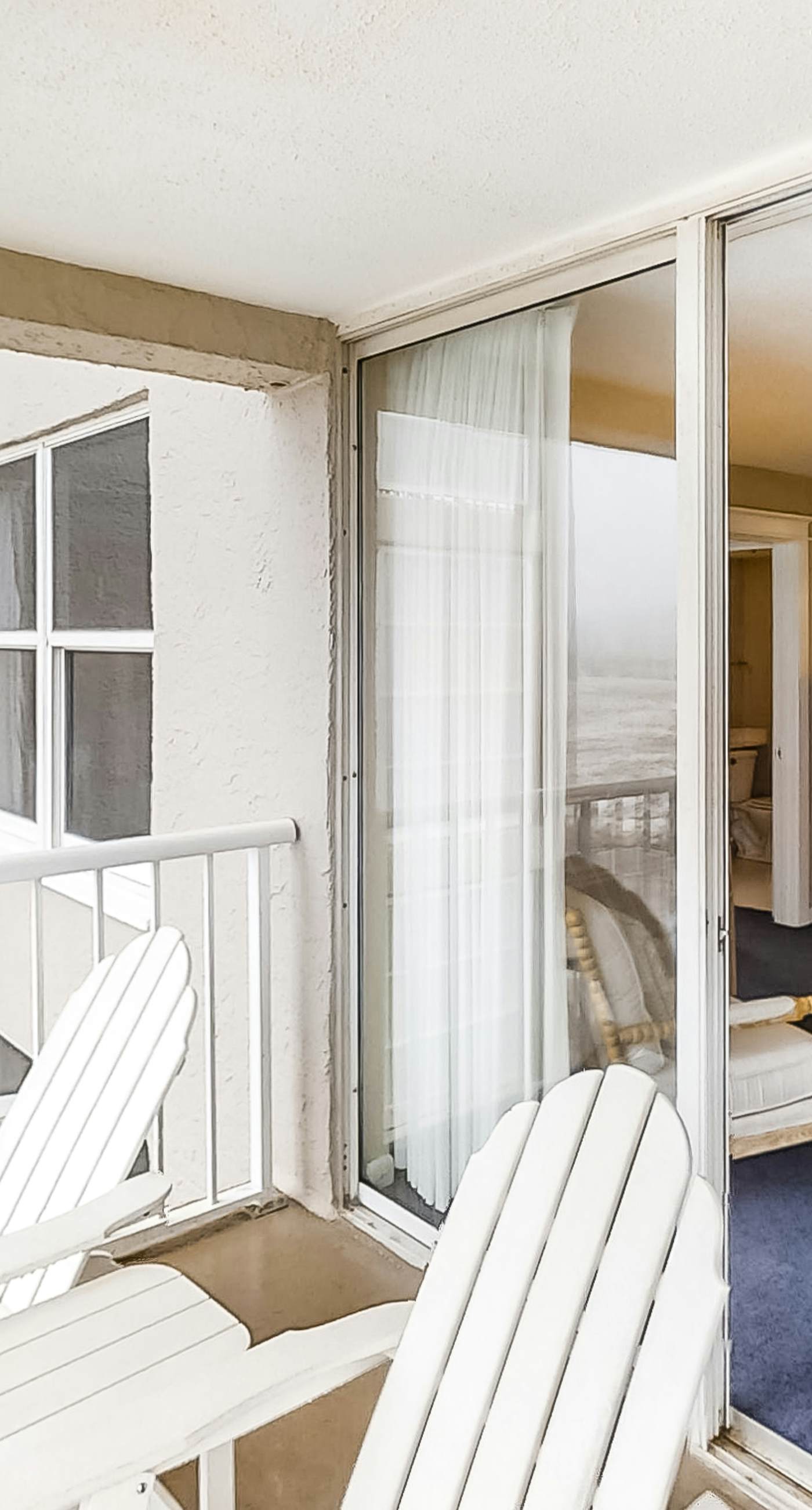 4th Floor Airy, open bay view condo, beach setup & close to everything