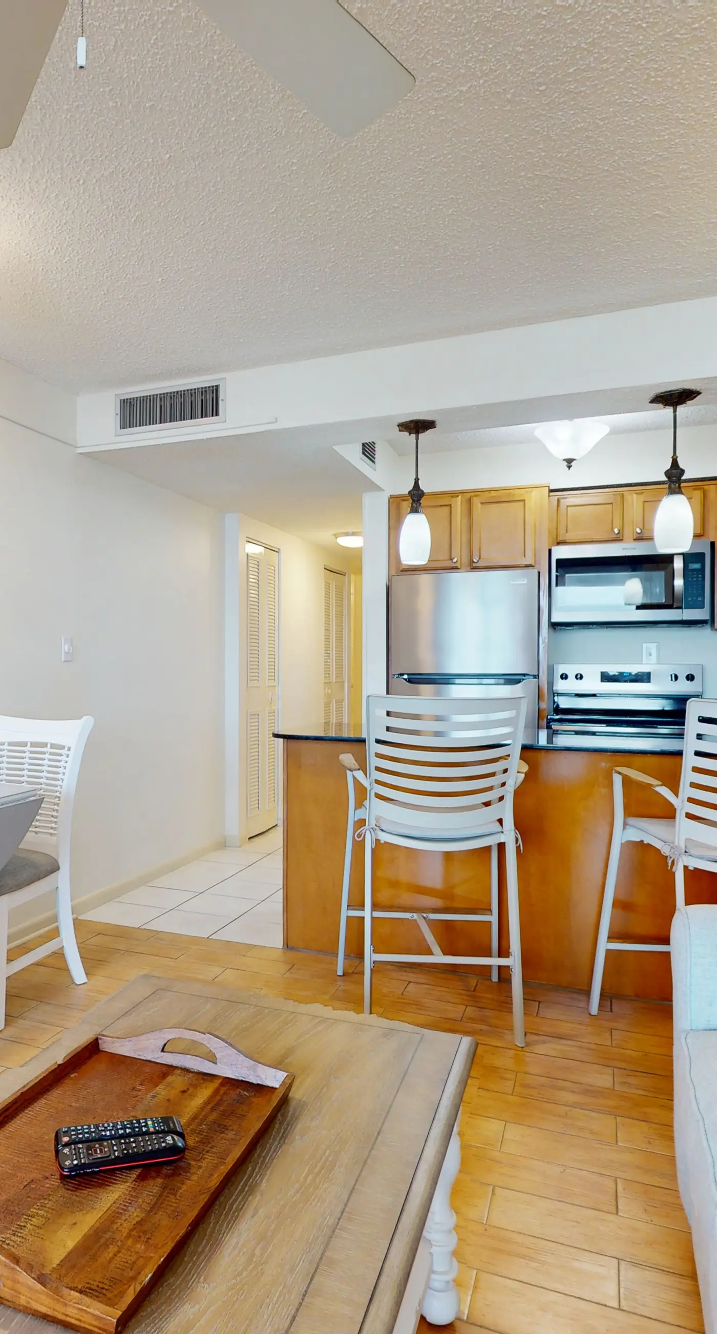 Comfortable Bay View Unit, Near dining, shopping, and more