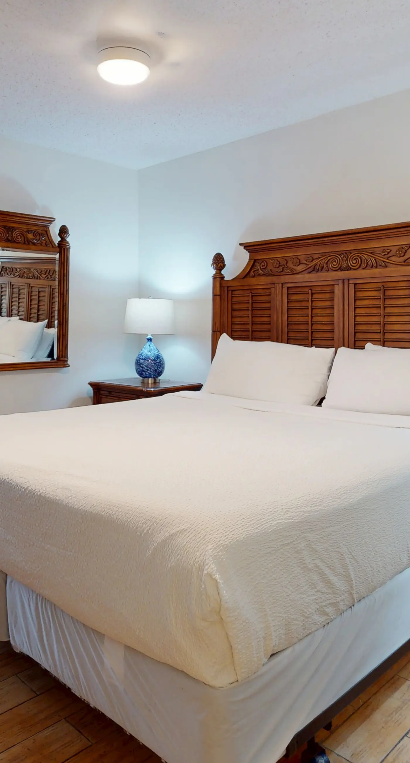 Comfortable Bay View Unit, Near dining, shopping, and more