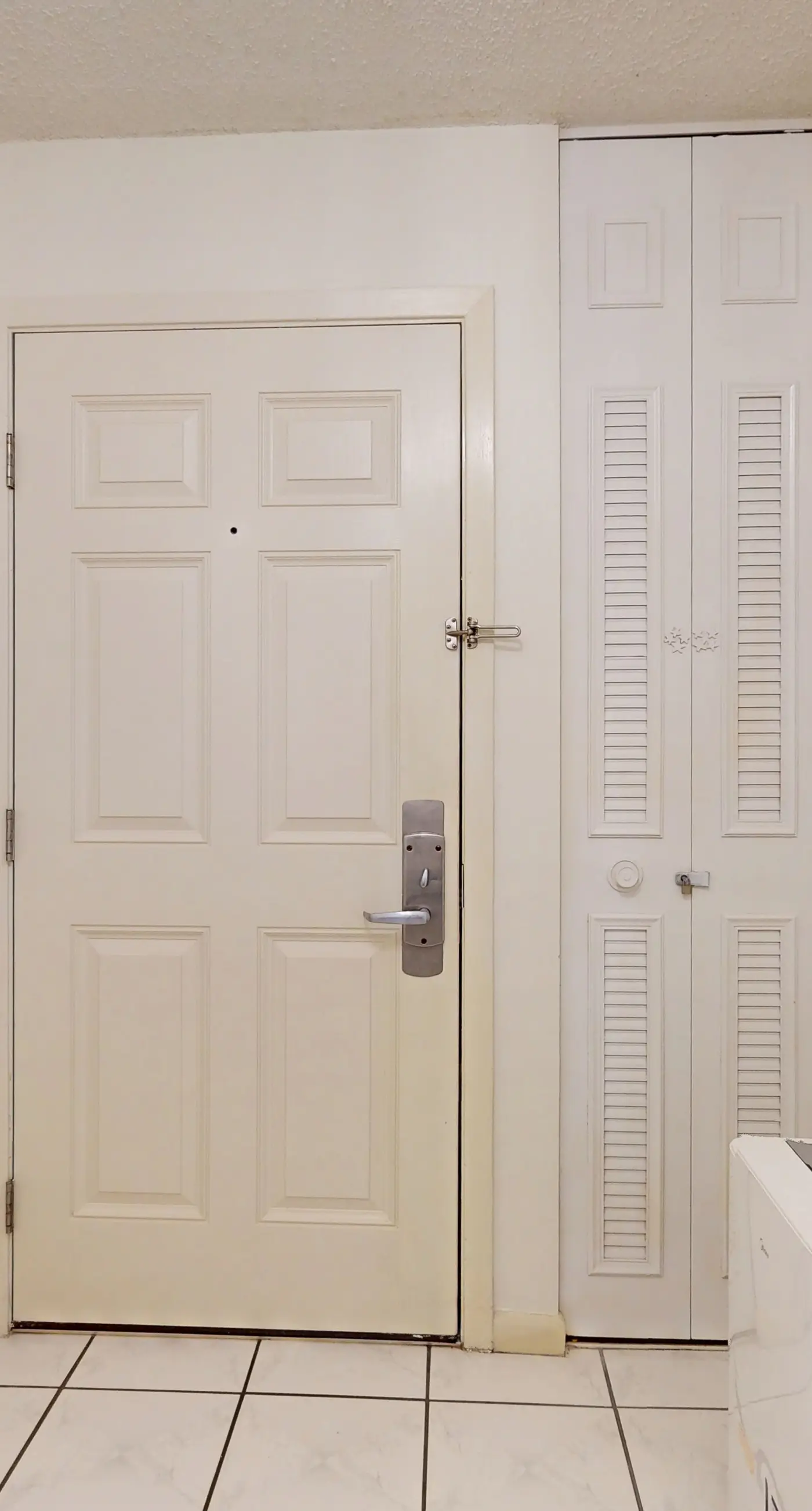 Comfortable Bay View Unit, Near dining, shopping, and more