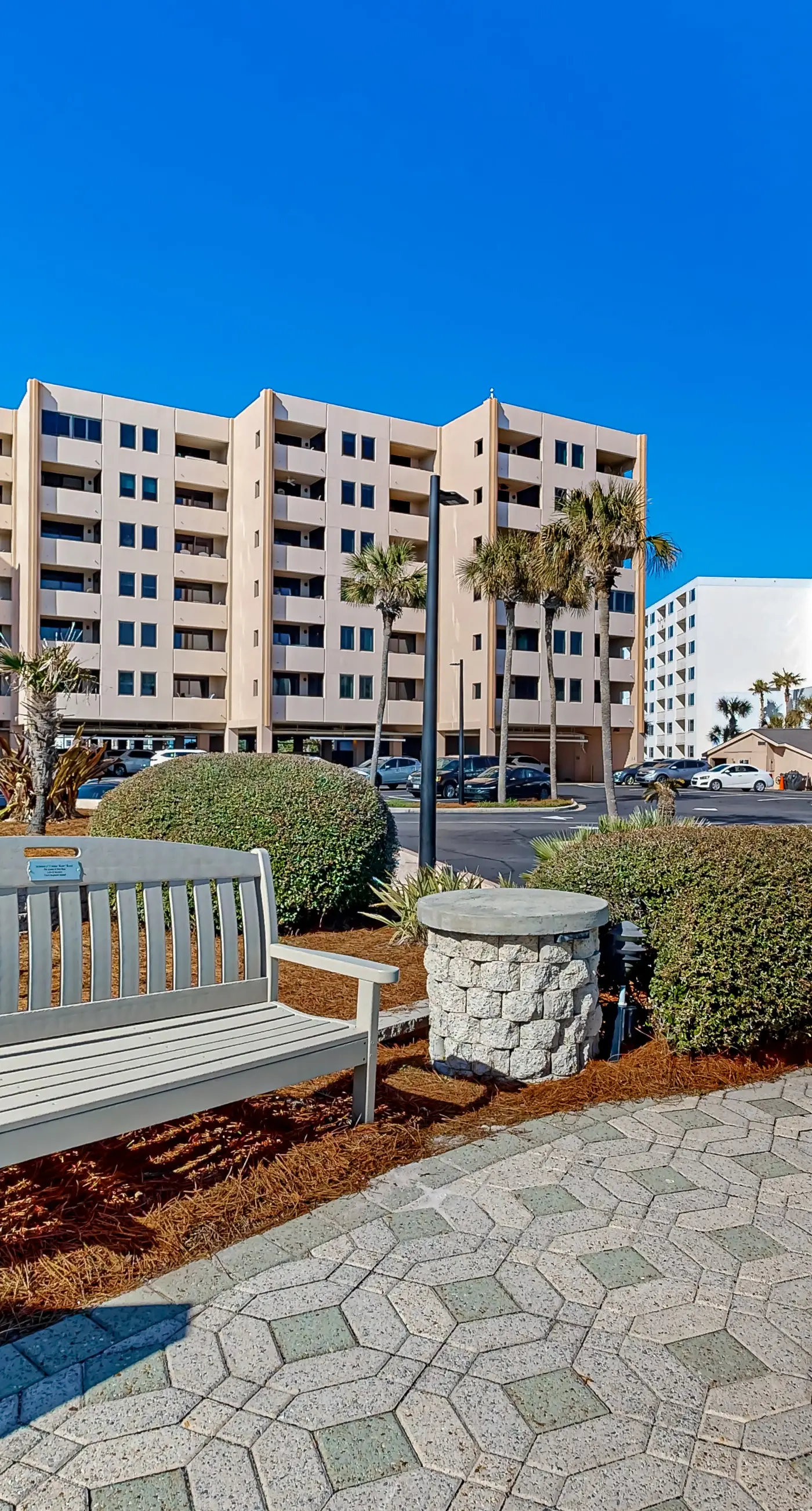 Comfortable Bay View Unit, Near dining, shopping, and more