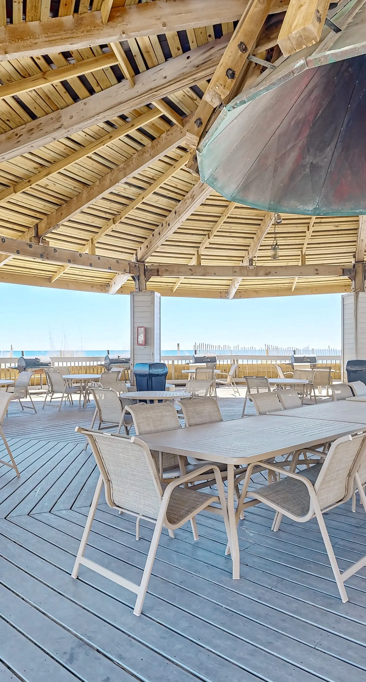 Comfortable Bay View Unit, Near dining, shopping, and more