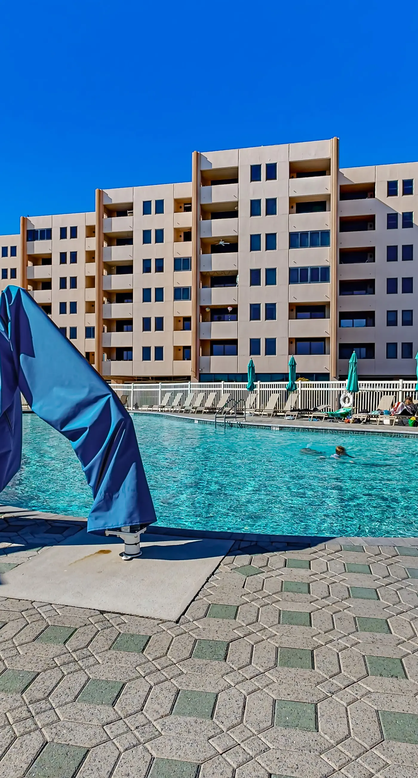 Comfortable Bay View Unit, Near dining, shopping, and more