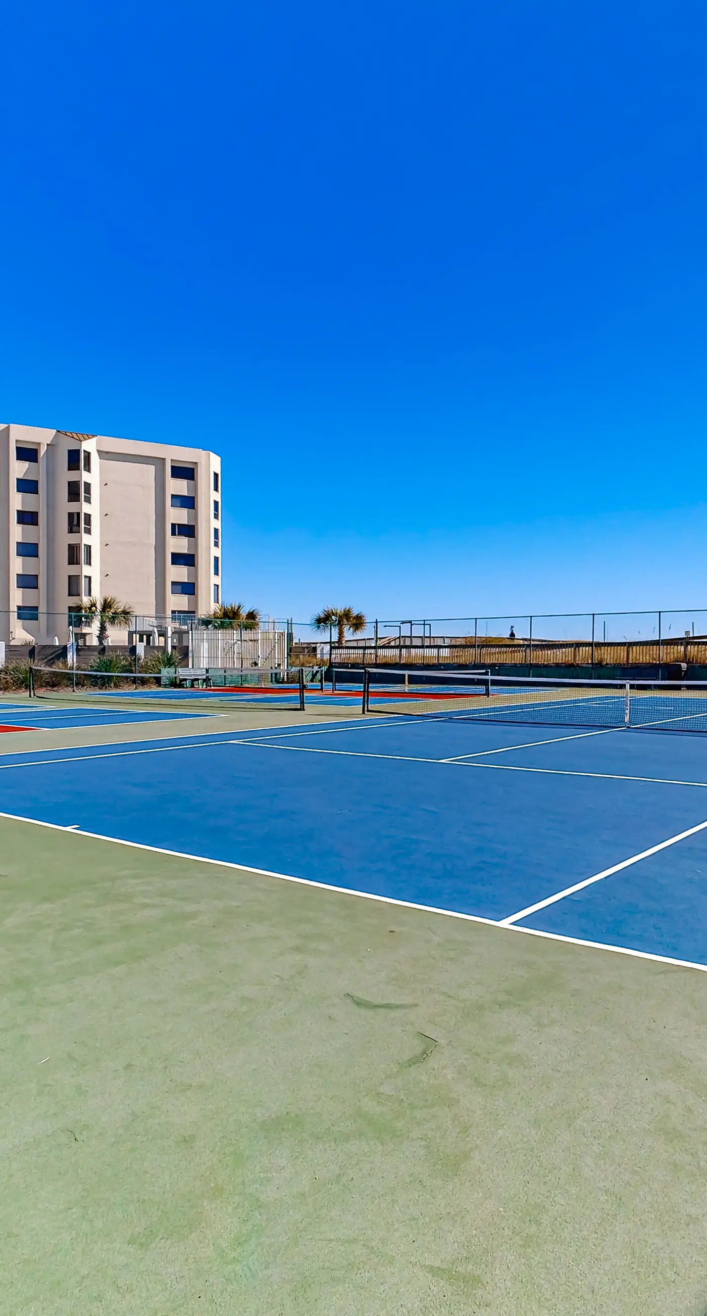 Comfortable Bay View Unit, Near dining, shopping, and more