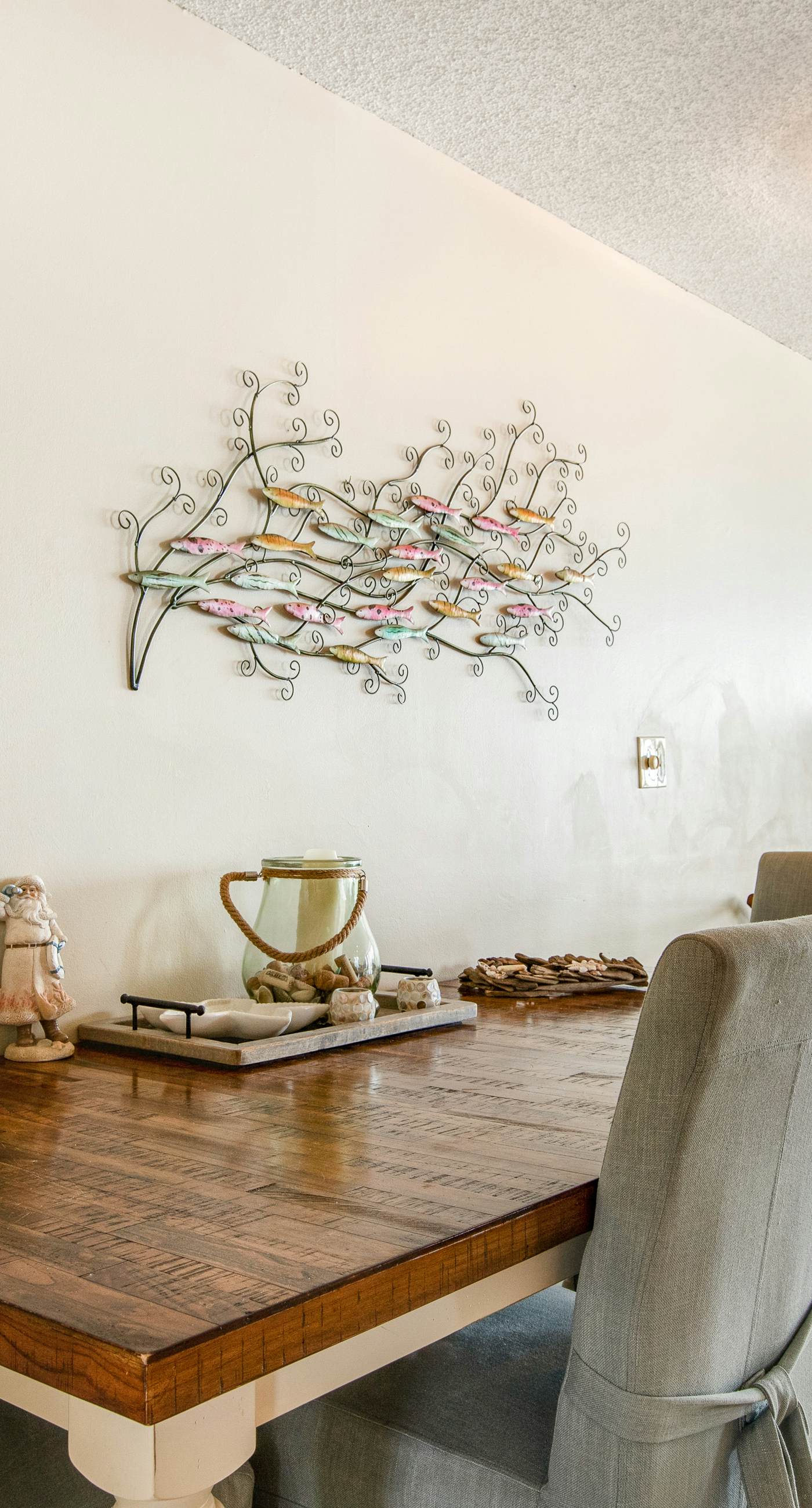 4th Floor Open, airy condo, 2 beach chairs & bicycles included, Close to dining