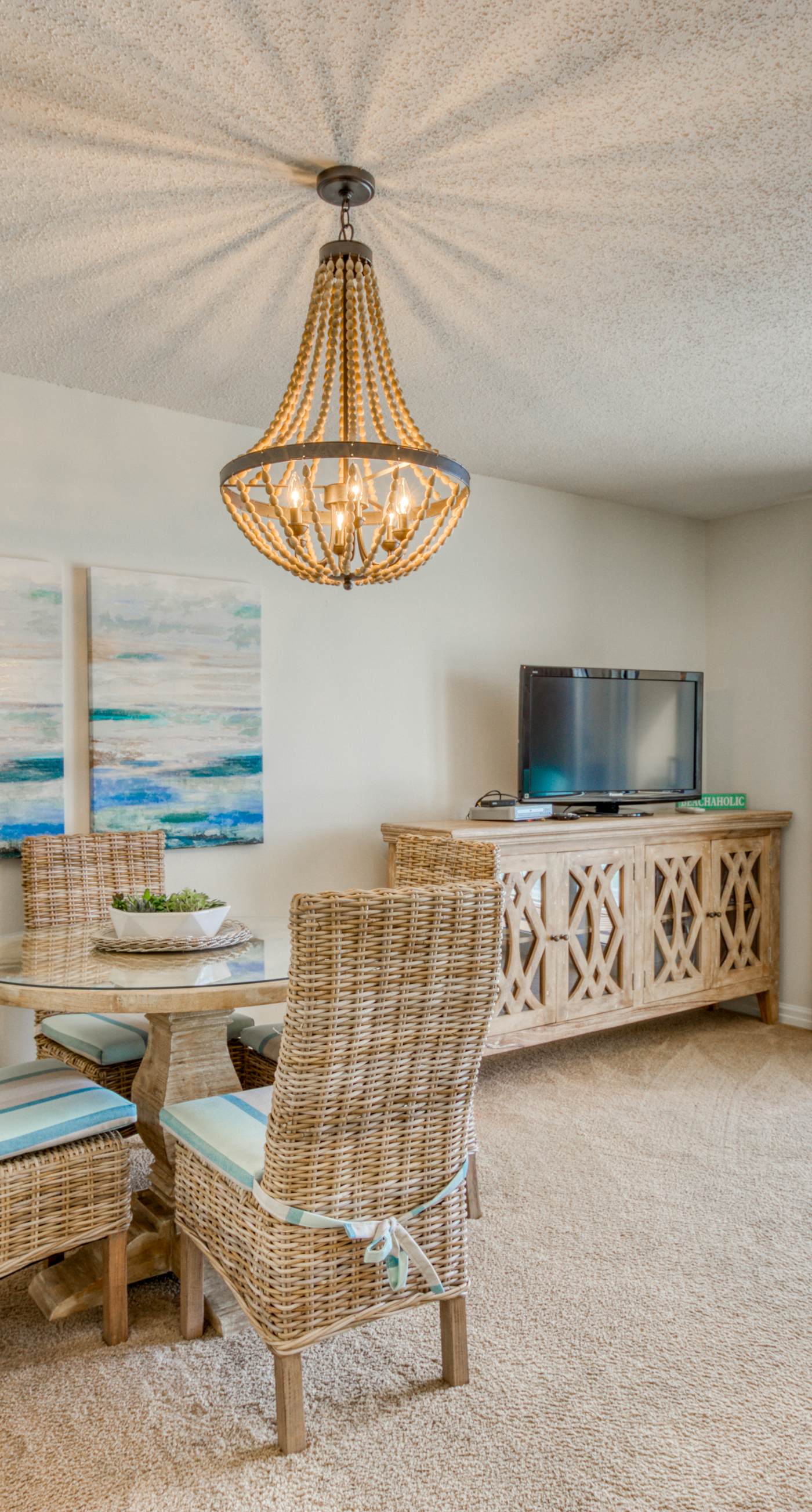 Beachfront condo with gorgeous Gulf view, balcony, pools & hot tub
